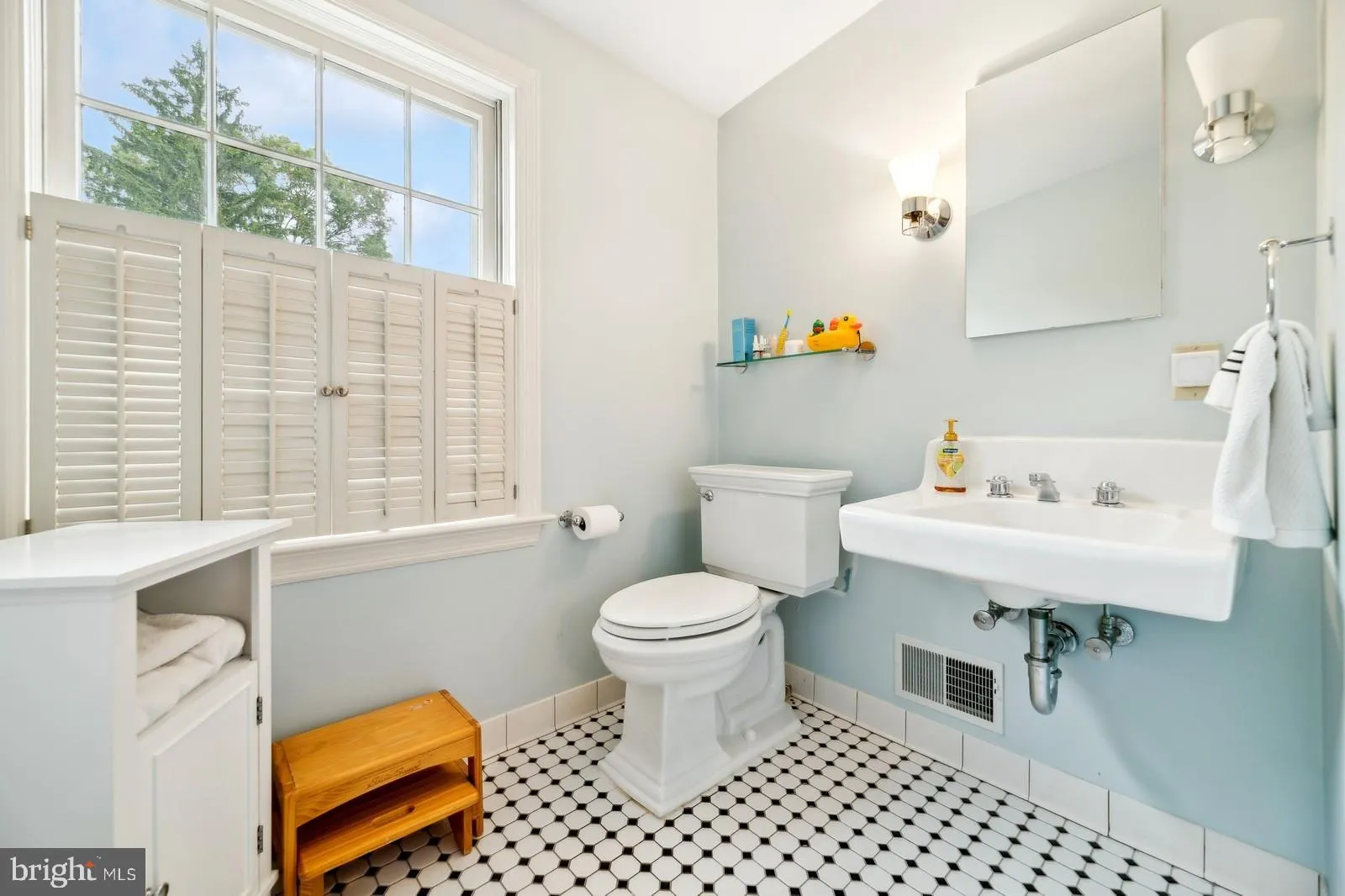 Princeton, New Jersey 08540, United States, 5 Bedrooms Bedrooms, ,5 BathroomsBathrooms,Residential,Pending,41325