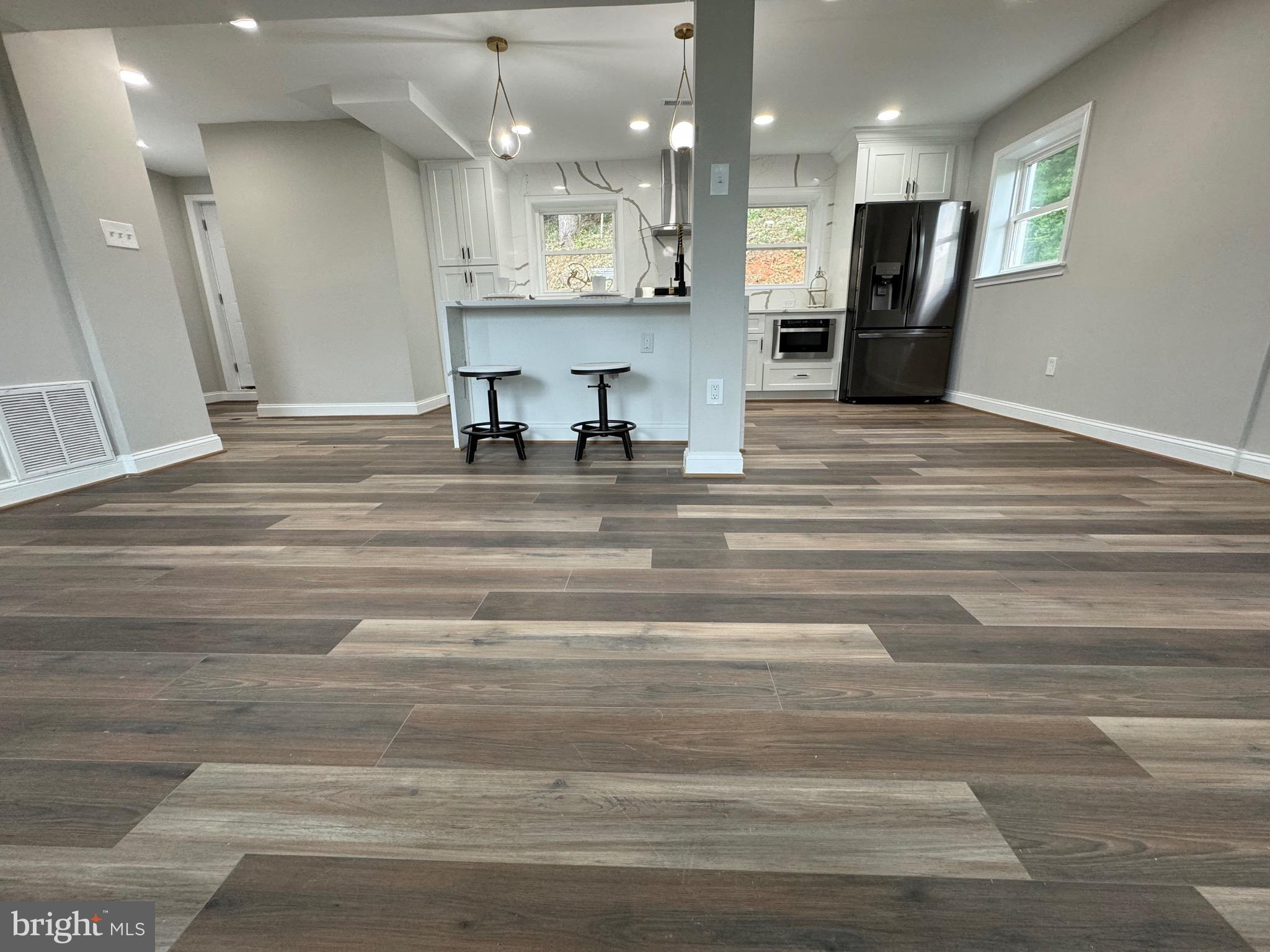 ROBIN HILLS - Residential