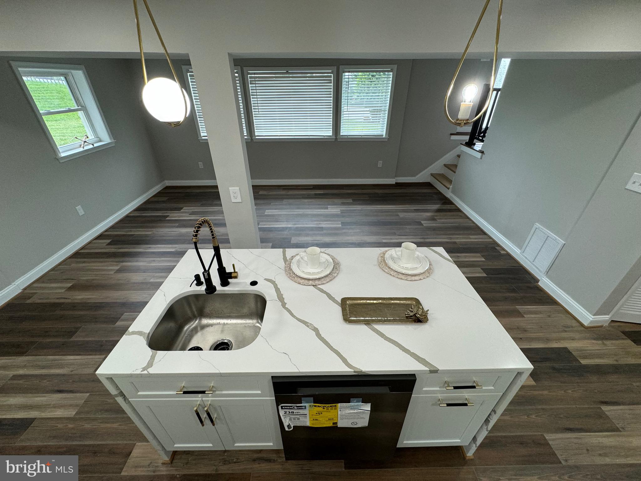 ROBIN HILLS - Residential