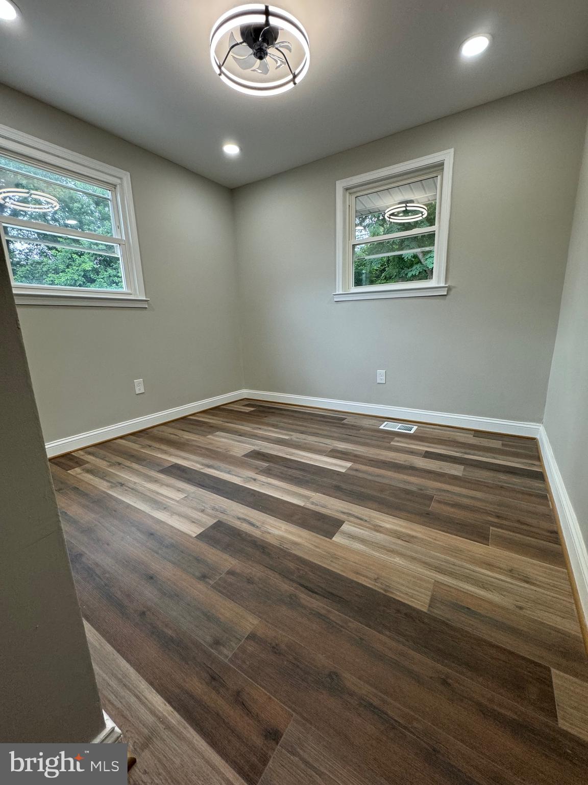 ROBIN HILLS - Residential