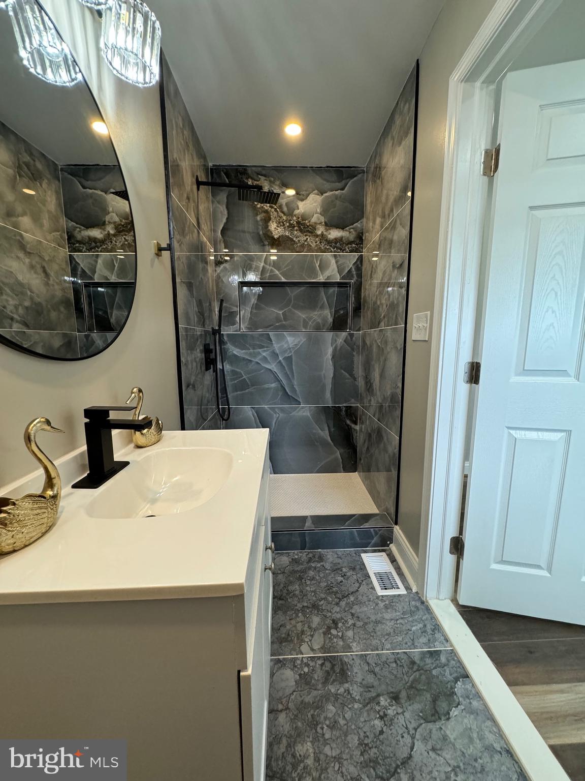 ROBIN HILLS - Residential