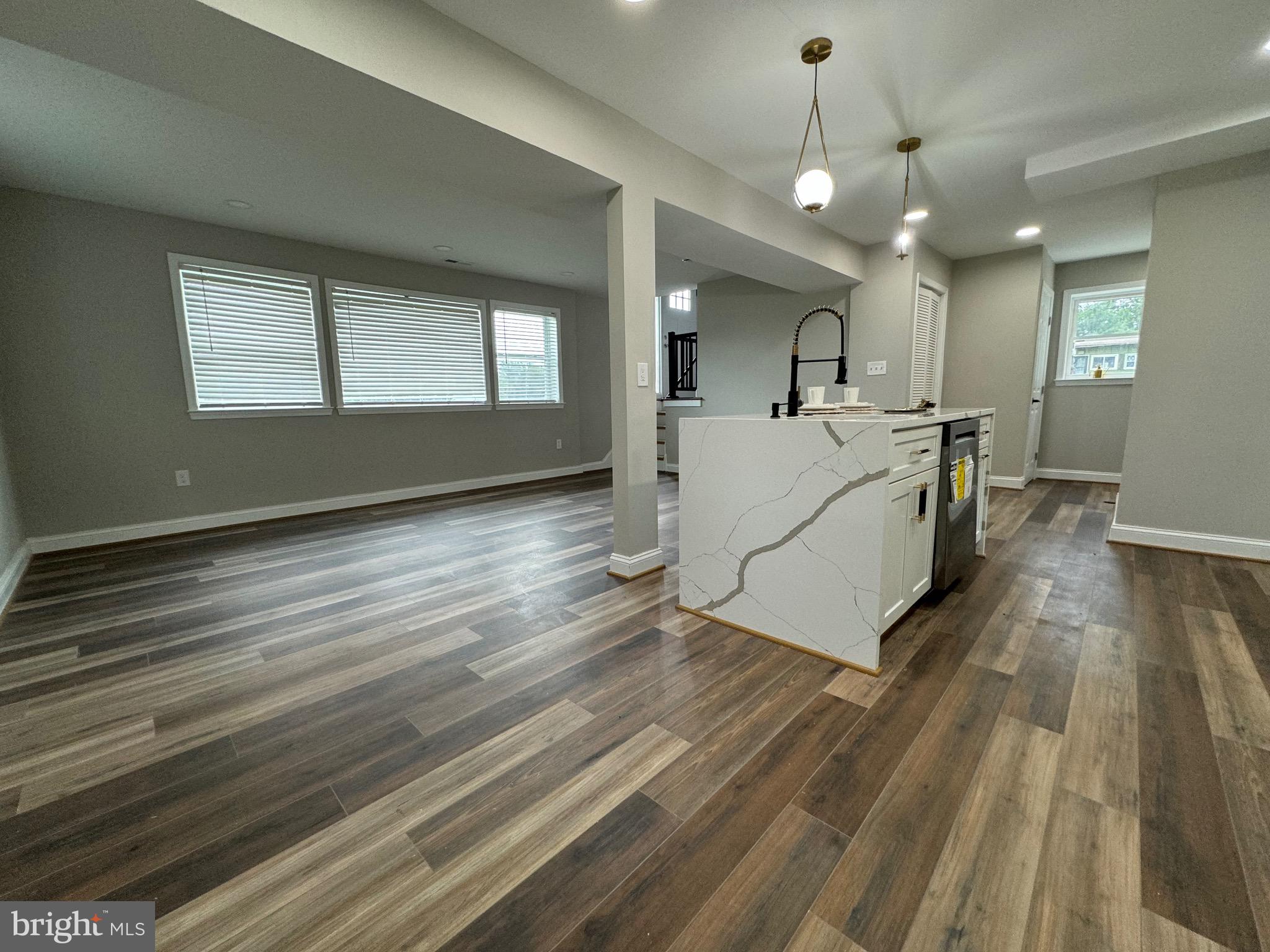 ROBIN HILLS - Residential