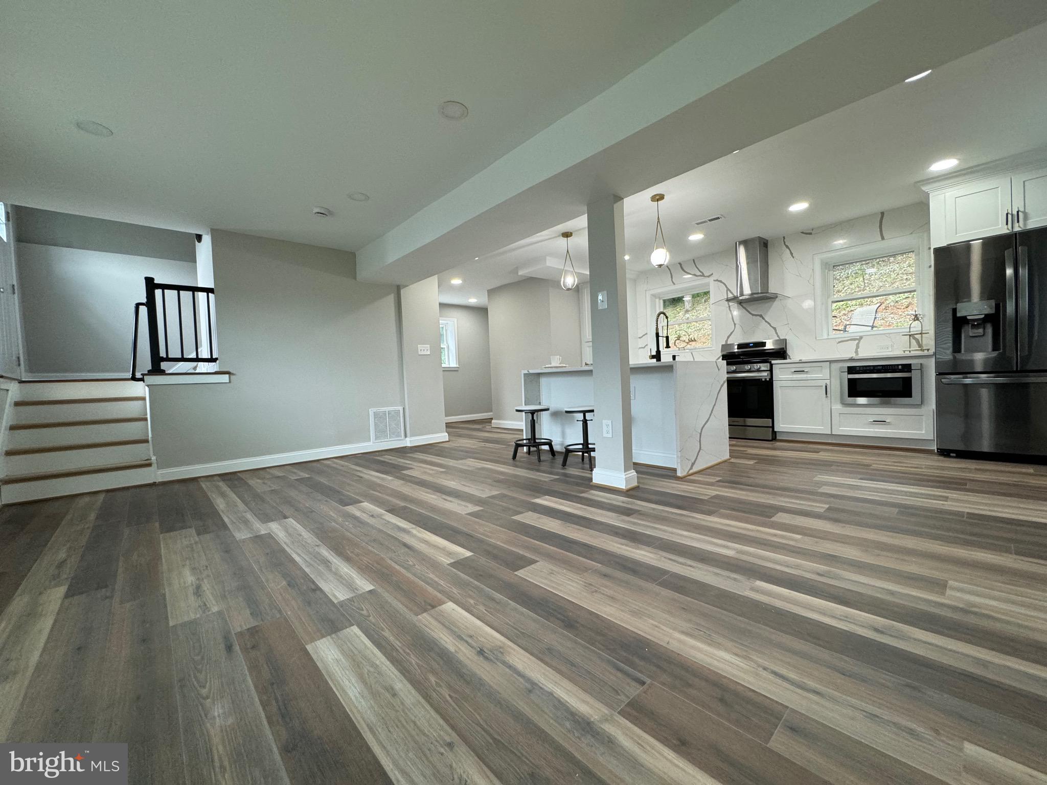 ROBIN HILLS - Residential