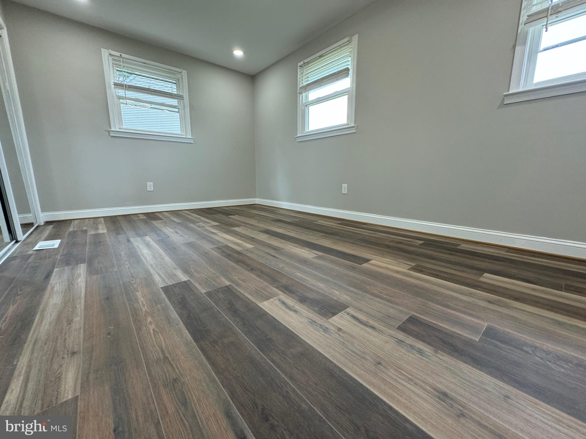 ROBIN HILLS - Residential