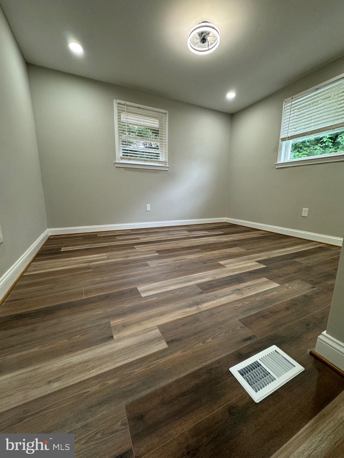 ROBIN HILLS - Residential