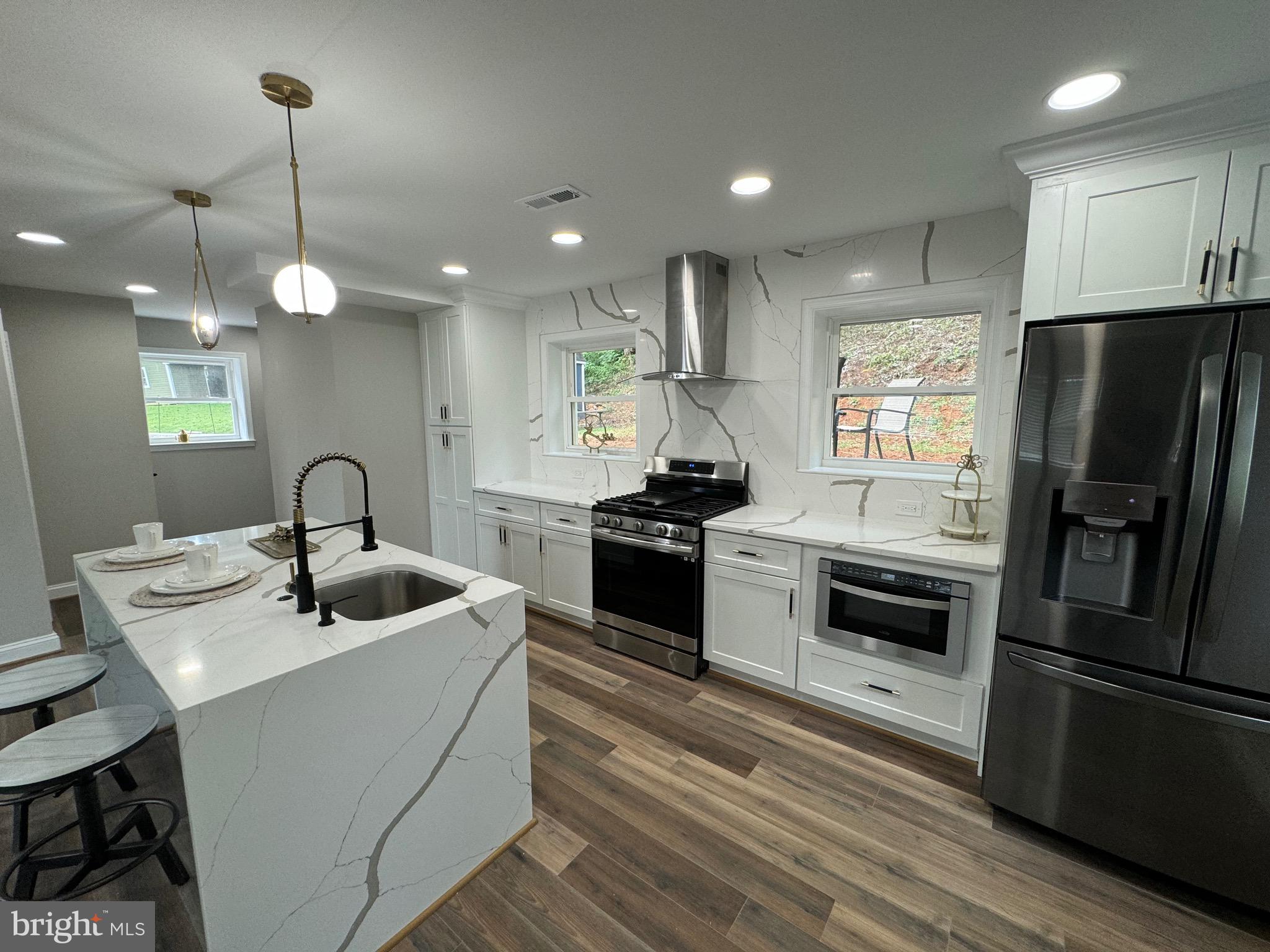 ROBIN HILLS - Residential