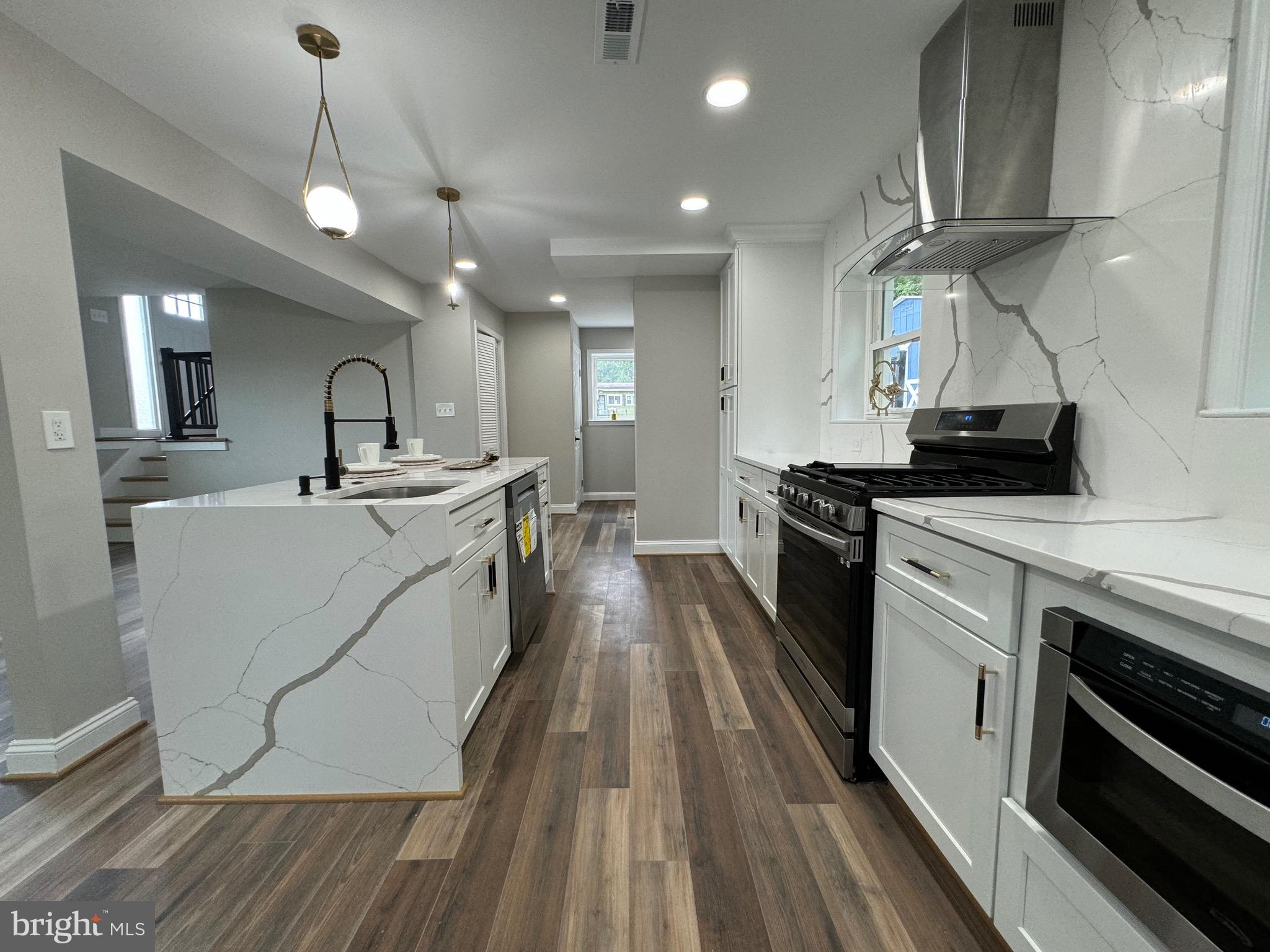 ROBIN HILLS - Residential