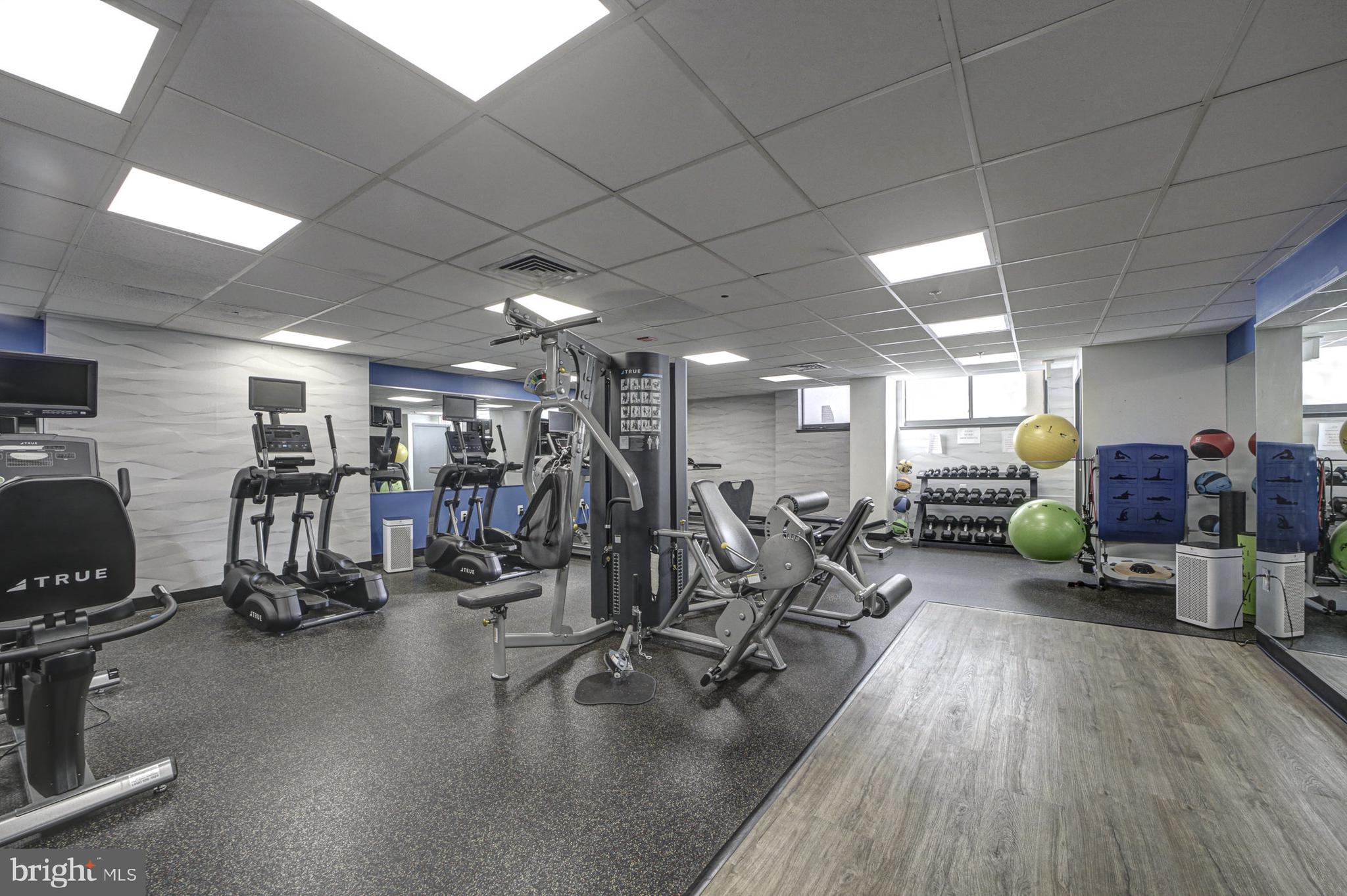 CRESCENT PLAZA - Residential