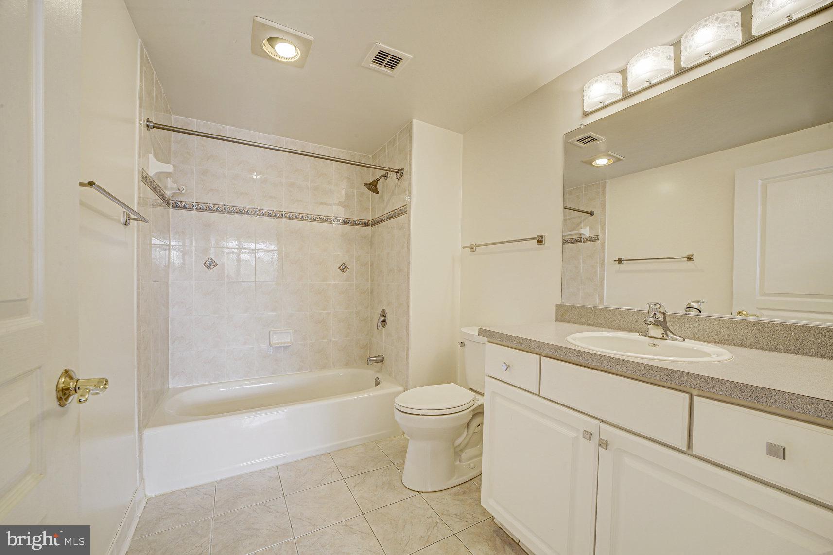 CRESCENT PLAZA - Residential