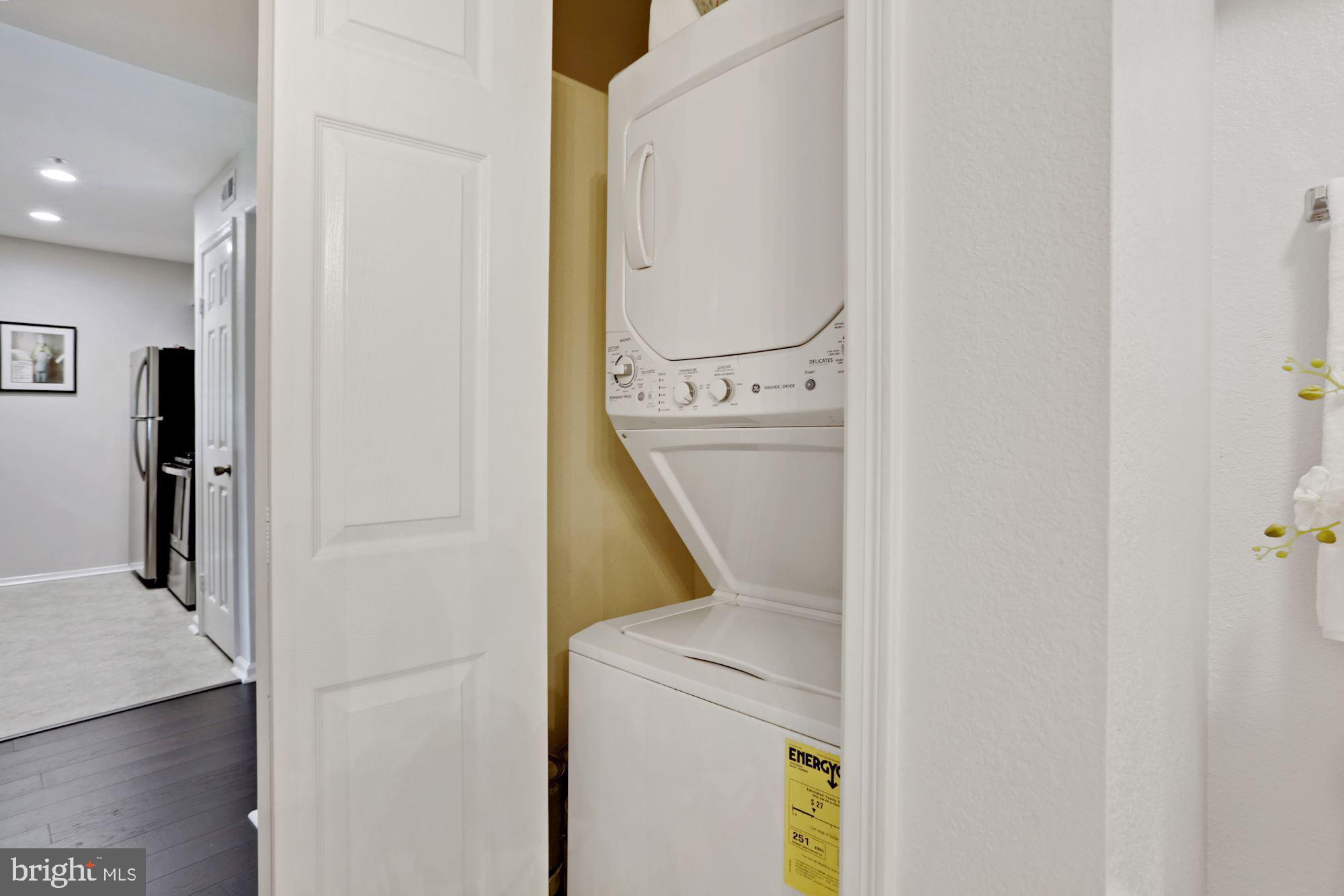 POINTE AT PARK CENTER - Residential