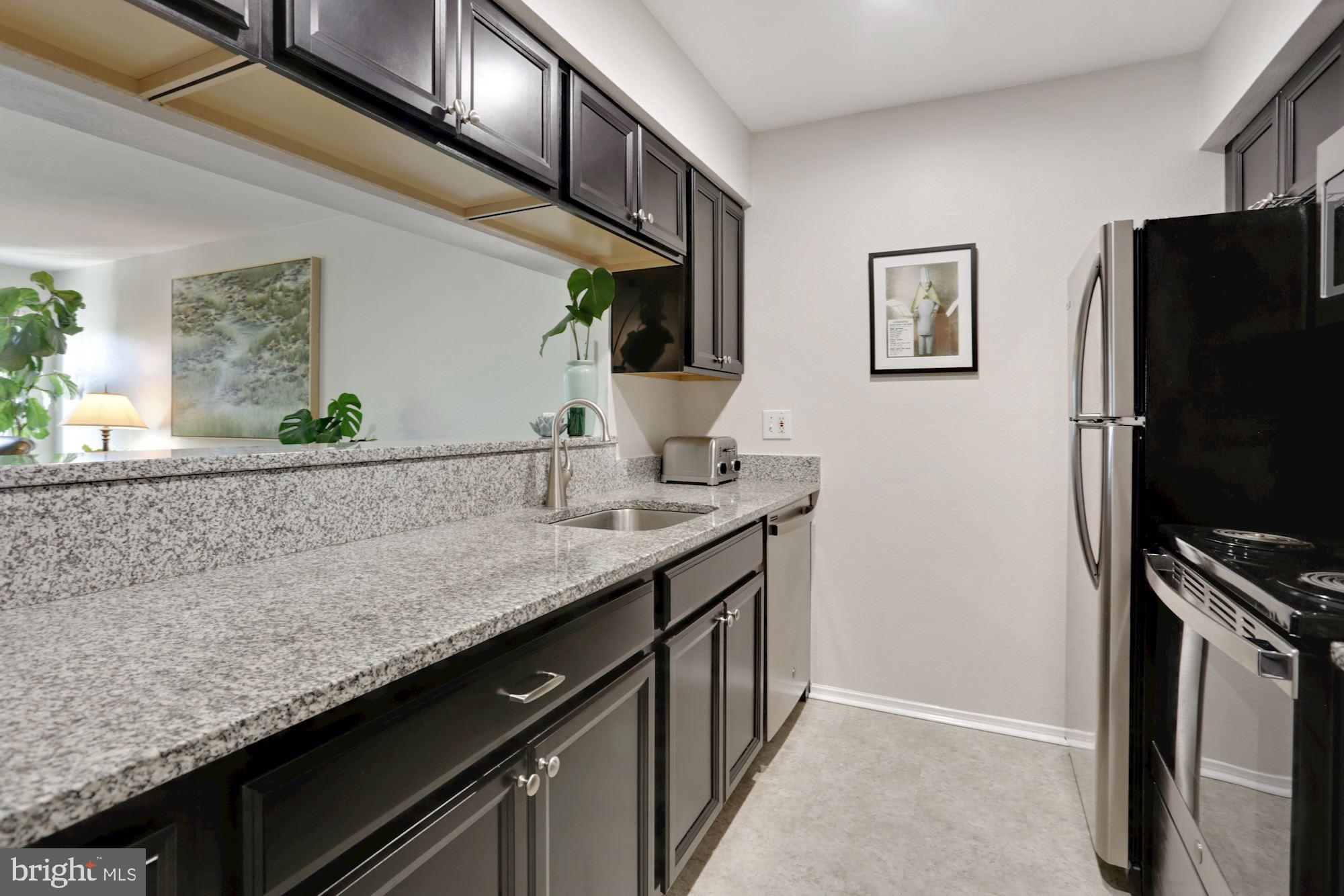 POINTE AT PARK CENTER - Residential