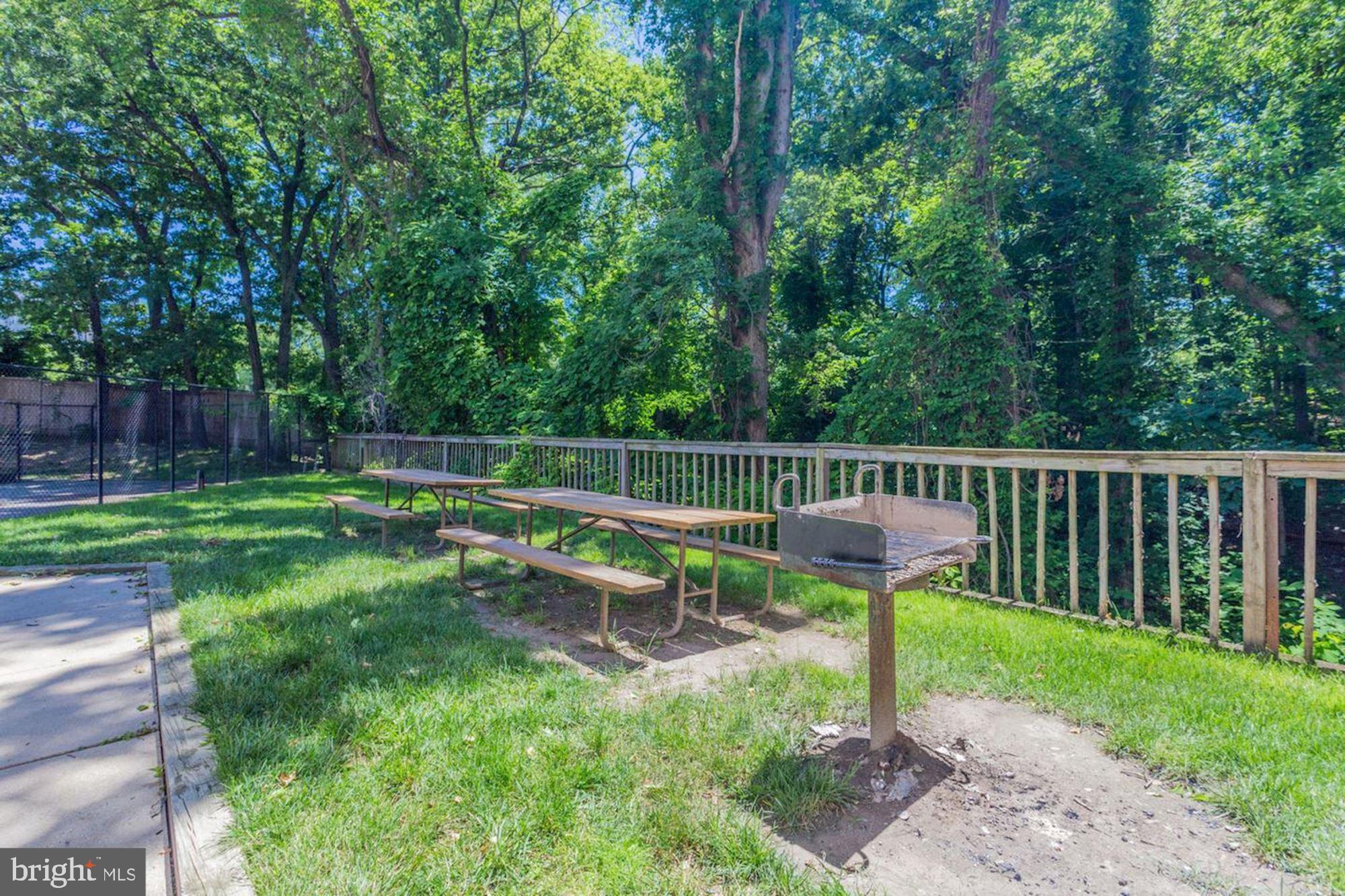 POINTE AT PARK CENTER - Residential