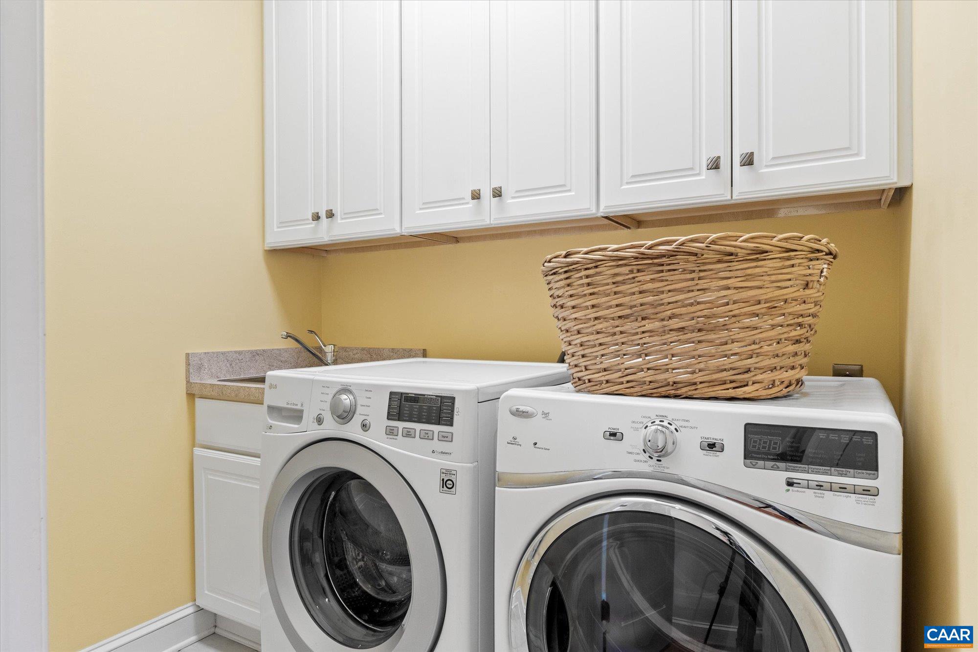 THE ROCKS - Residential