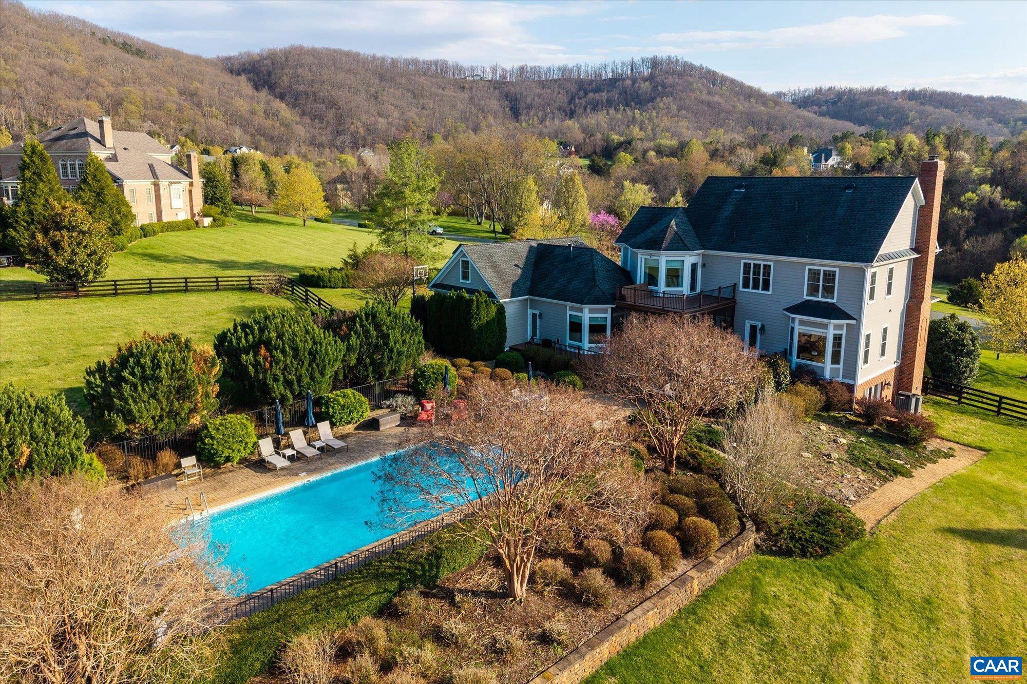 THE ROCKS - Residential