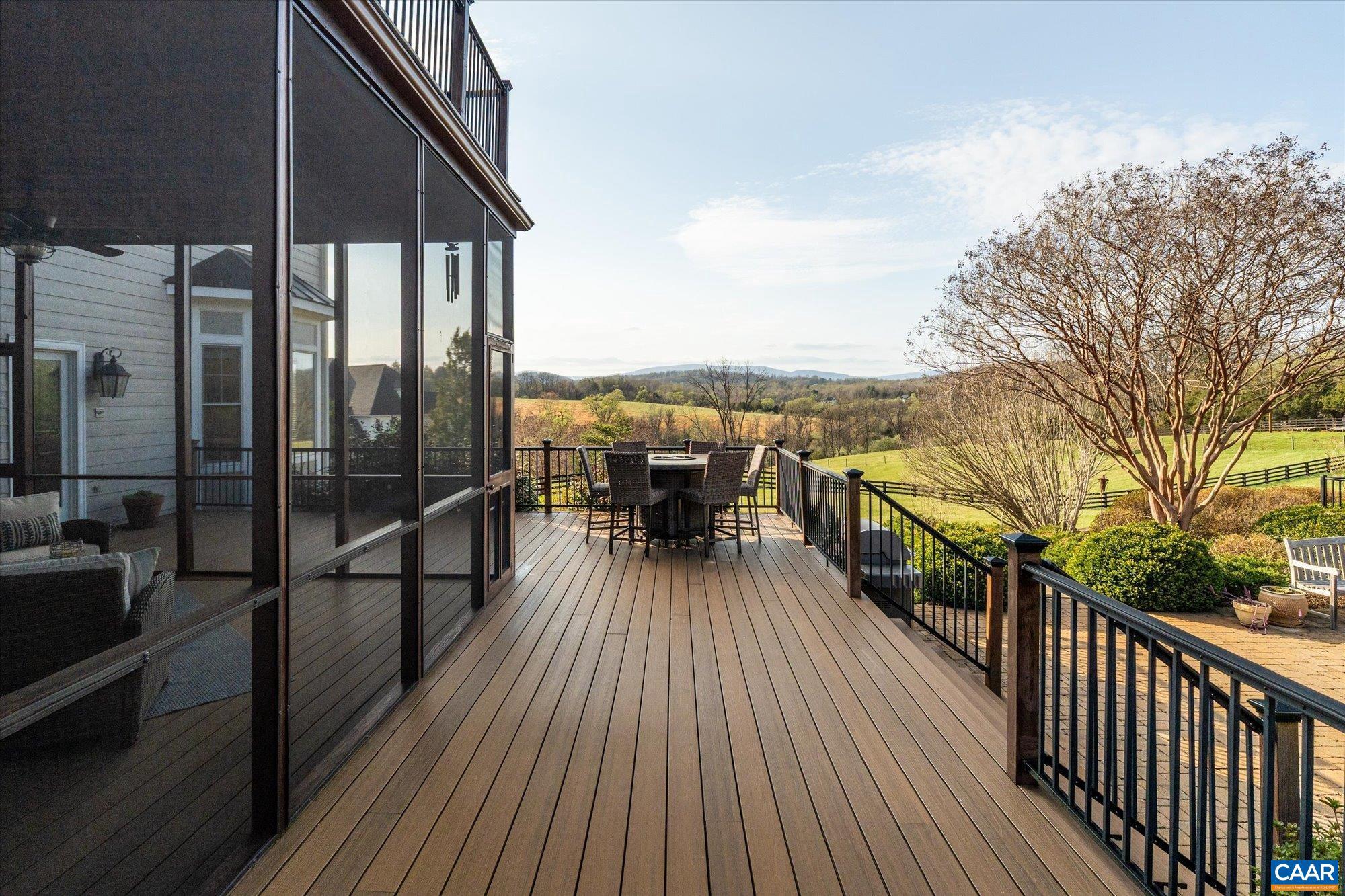 THE ROCKS - Residential