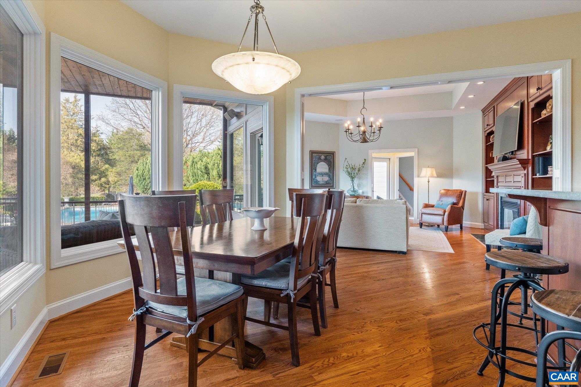 THE ROCKS - Residential