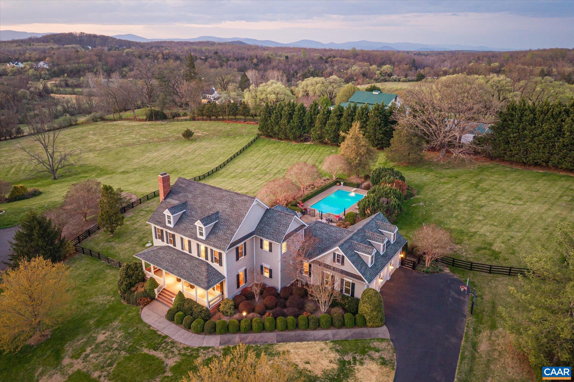 THE ROCKS - Residential