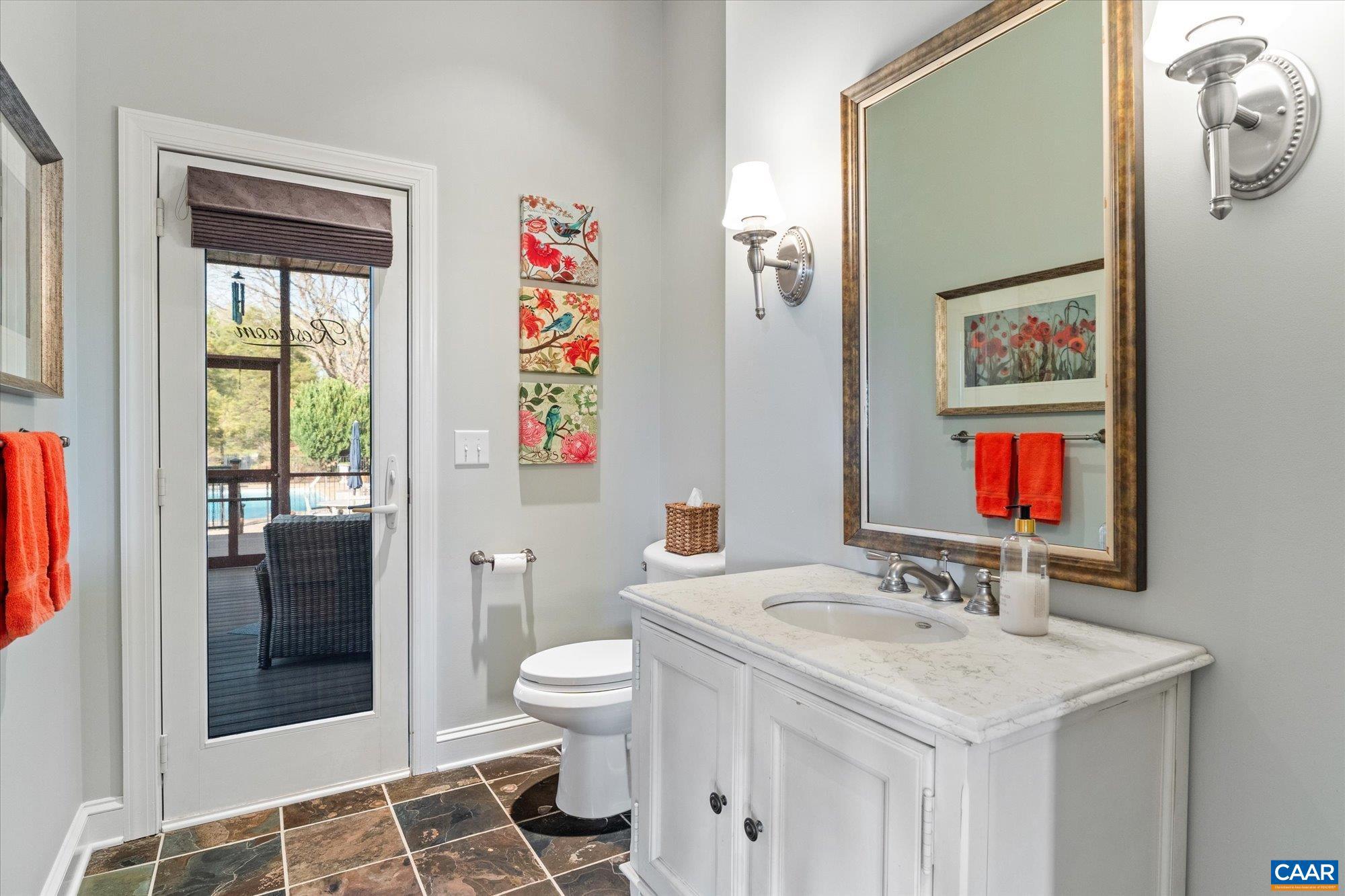 THE ROCKS - Residential