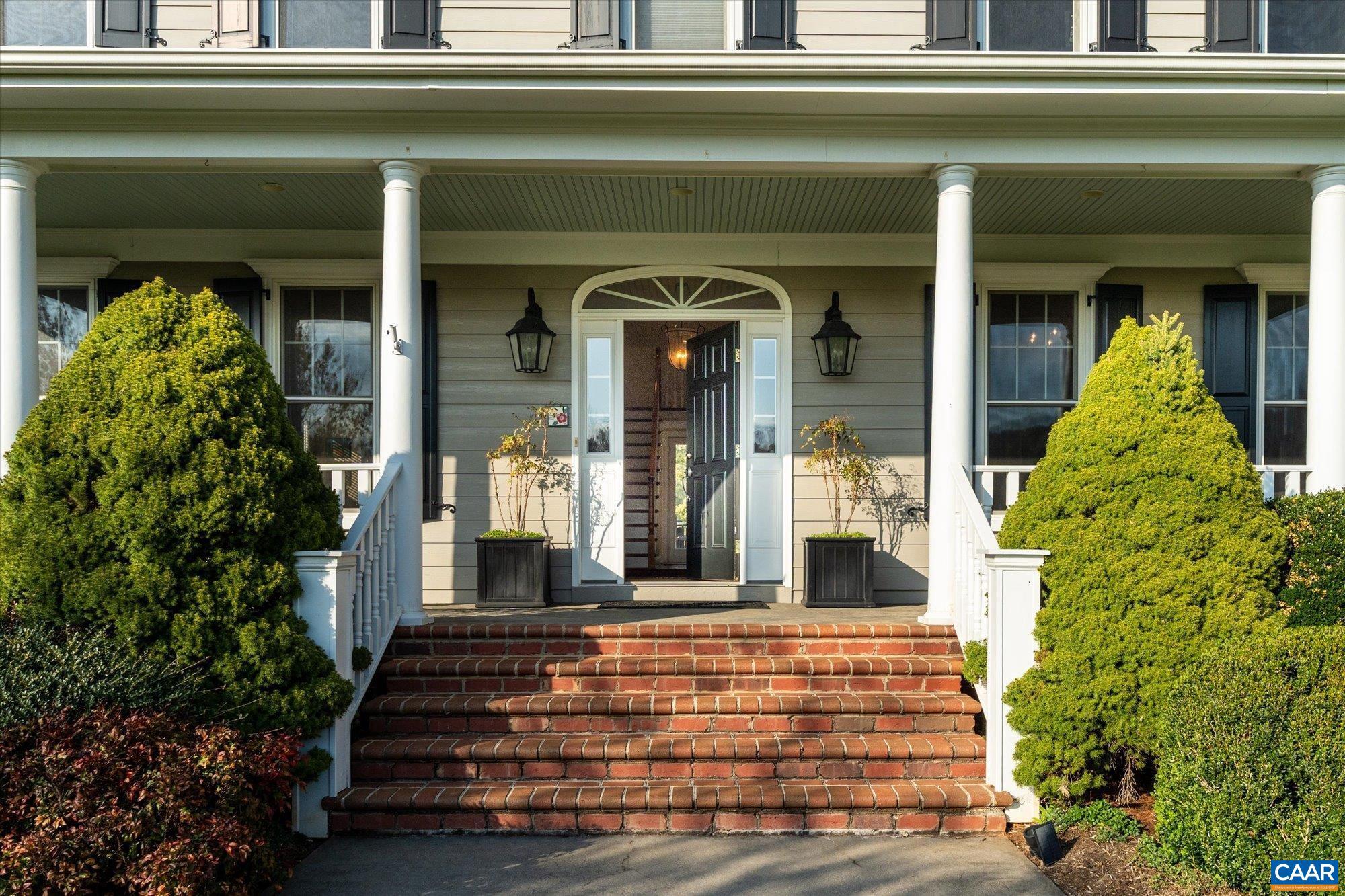 THE ROCKS - Residential