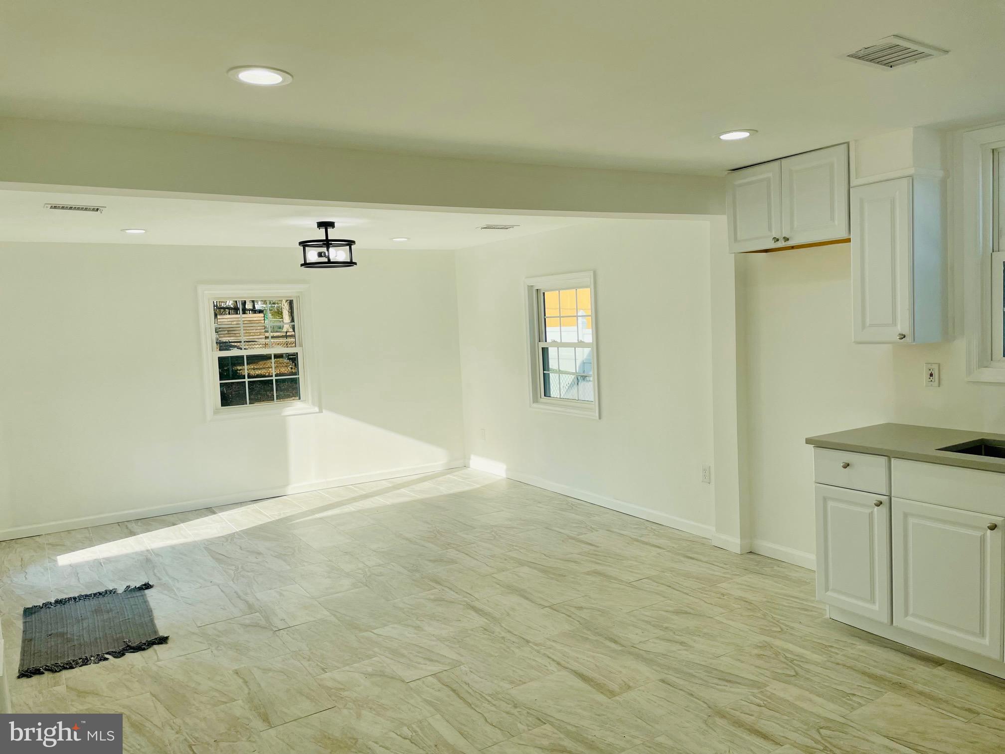 WASHINGTON HGTS - Residential