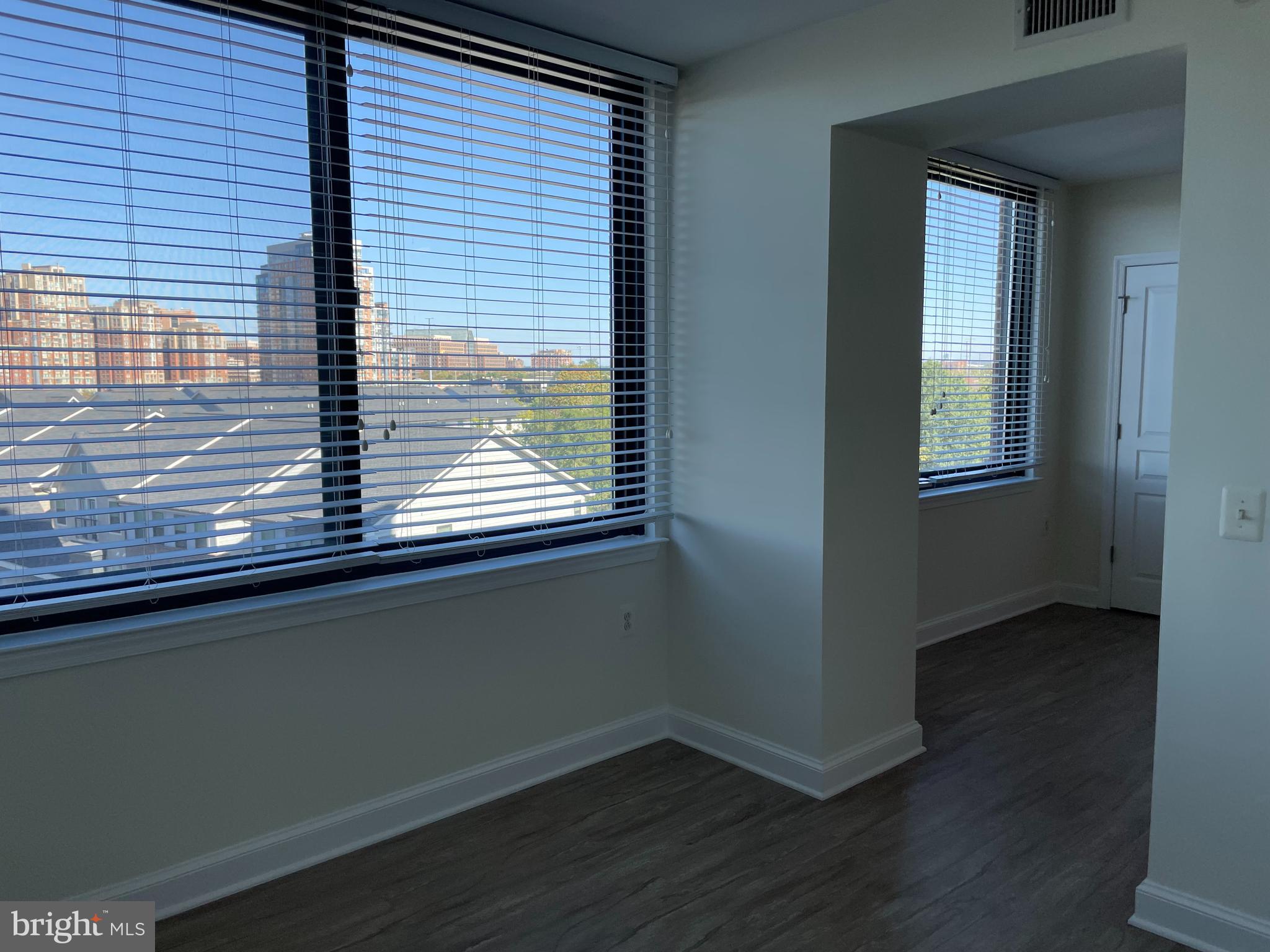 MIDTOWN ALEXANDRIA STATION CONDOMINIUM - Residential Lease