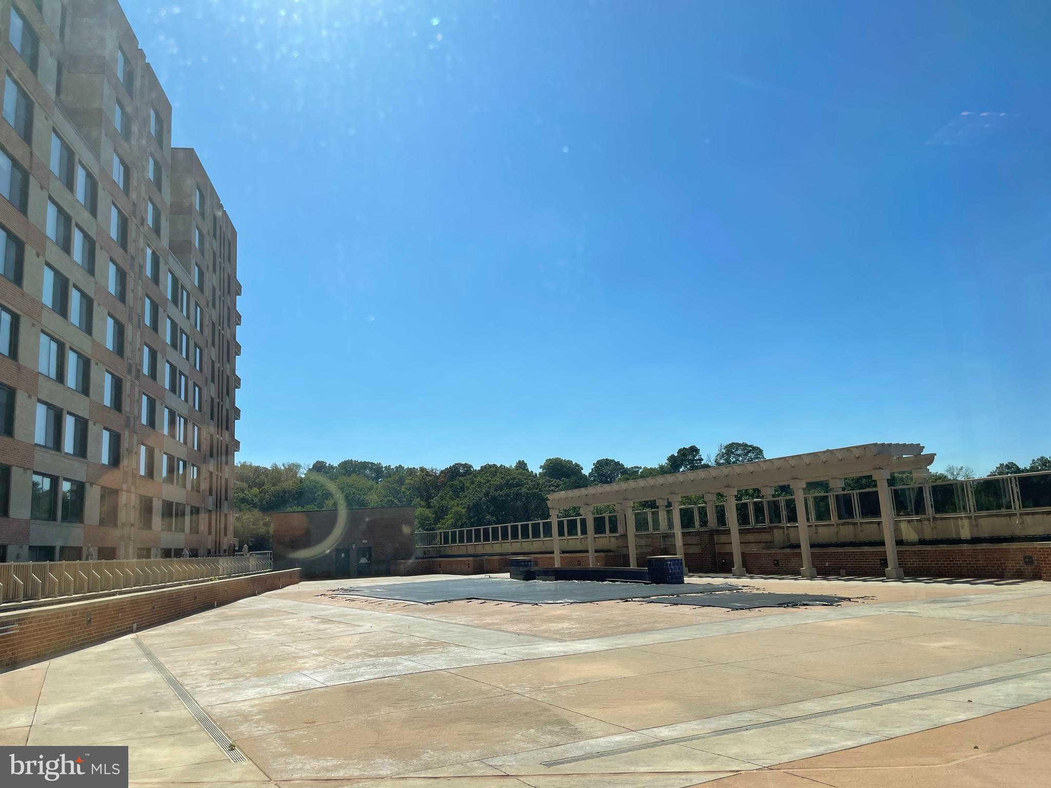 MIDTOWN ALEXANDRIA STATION CONDOMINIUM - Residential Lease