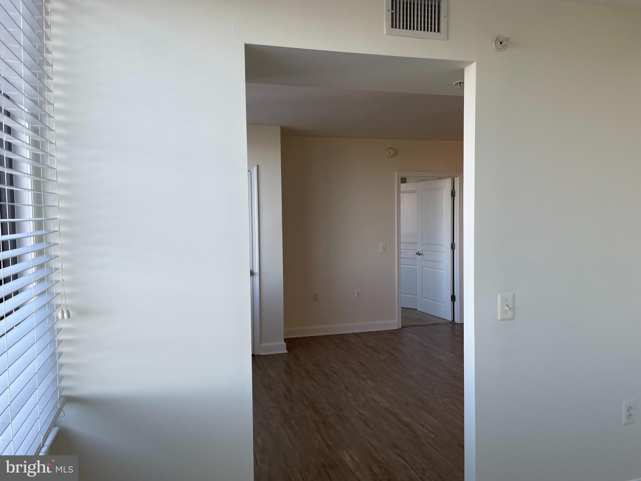 MIDTOWN ALEXANDRIA STATION CONDOMINIUM - Residential Lease
