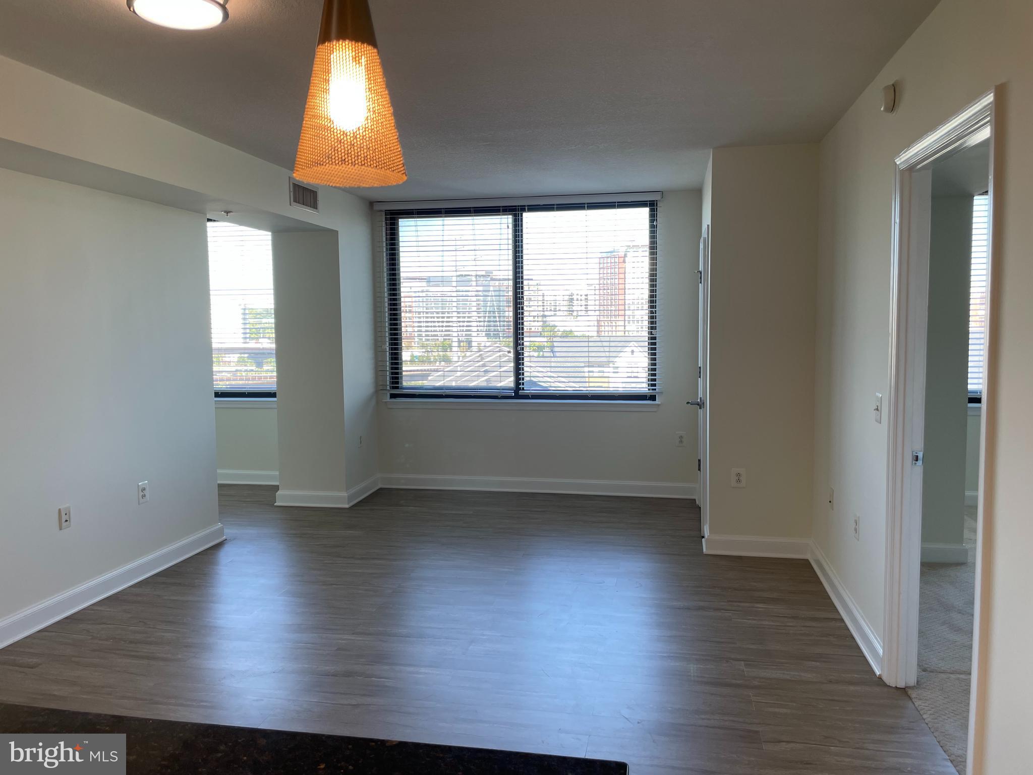 MIDTOWN ALEXANDRIA STATION CONDOMINIUM - Residential Lease