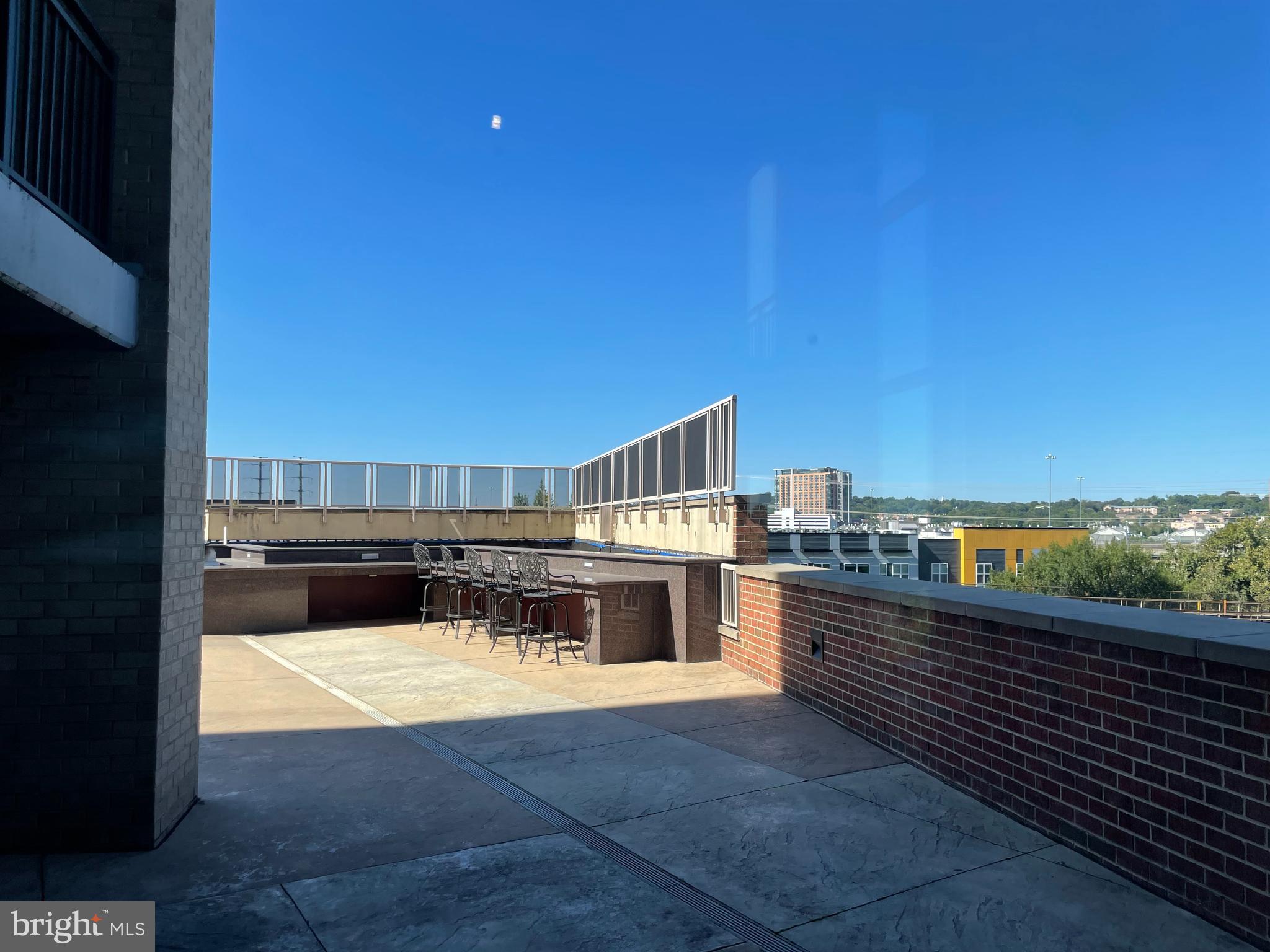 MIDTOWN ALEXANDRIA STATION CONDOMINIUM - Residential Lease