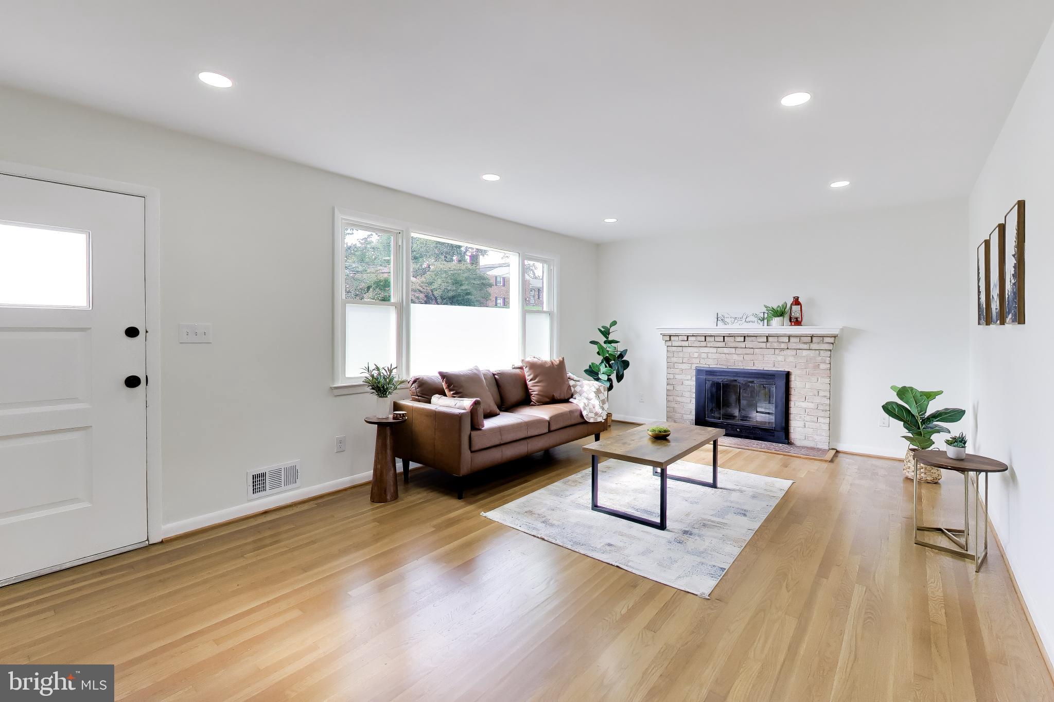 5914 JOHN ADAMS DRIVE
