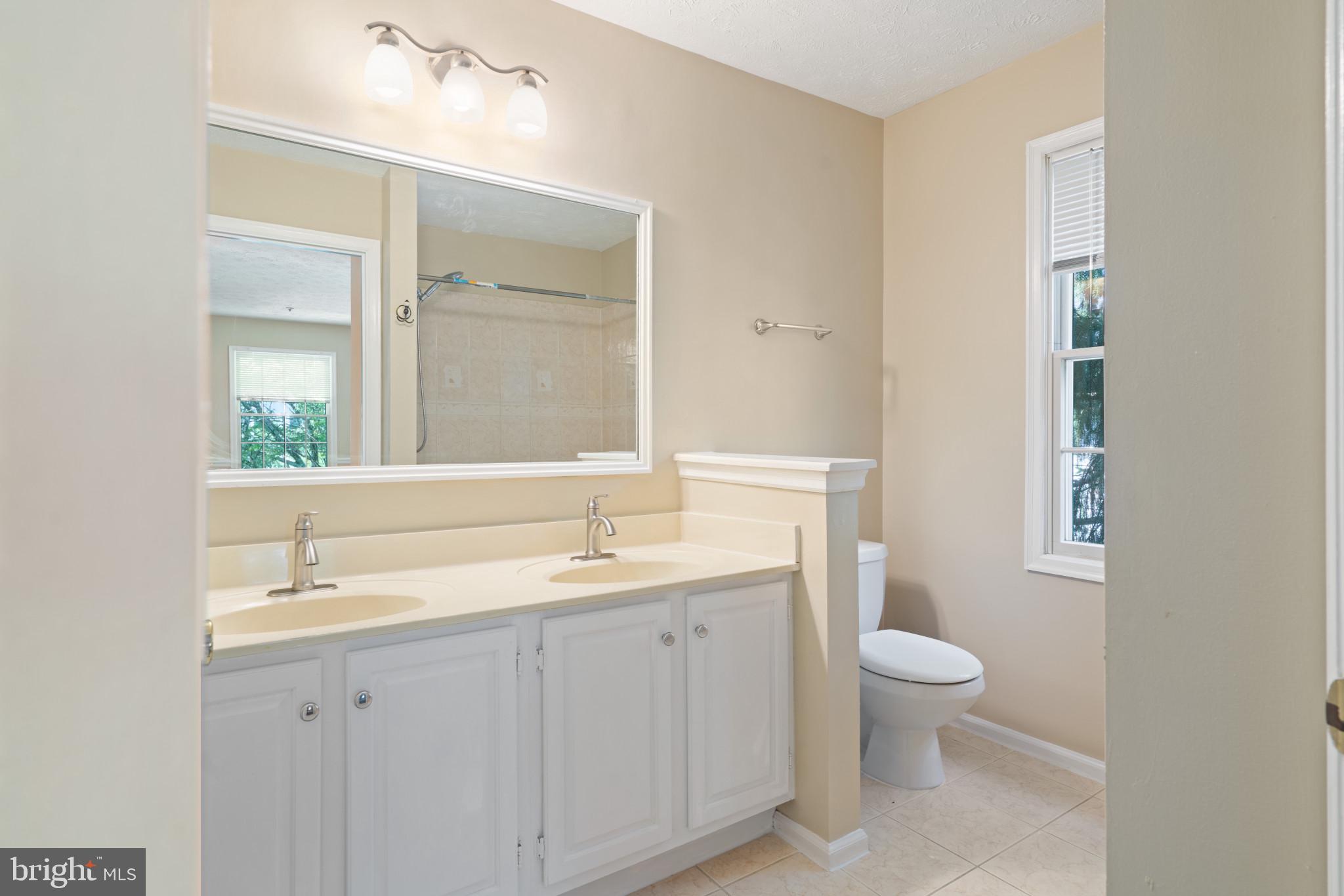 WATERS EDGE AT NORTH LAKE - Residential