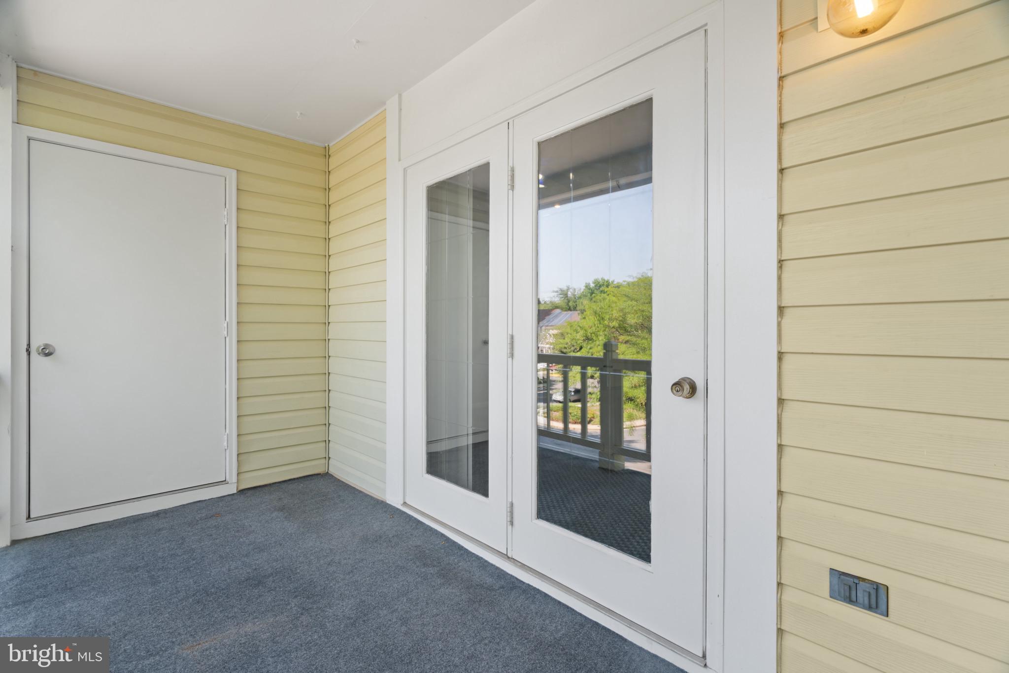 WATERS EDGE AT NORTH LAKE - Residential