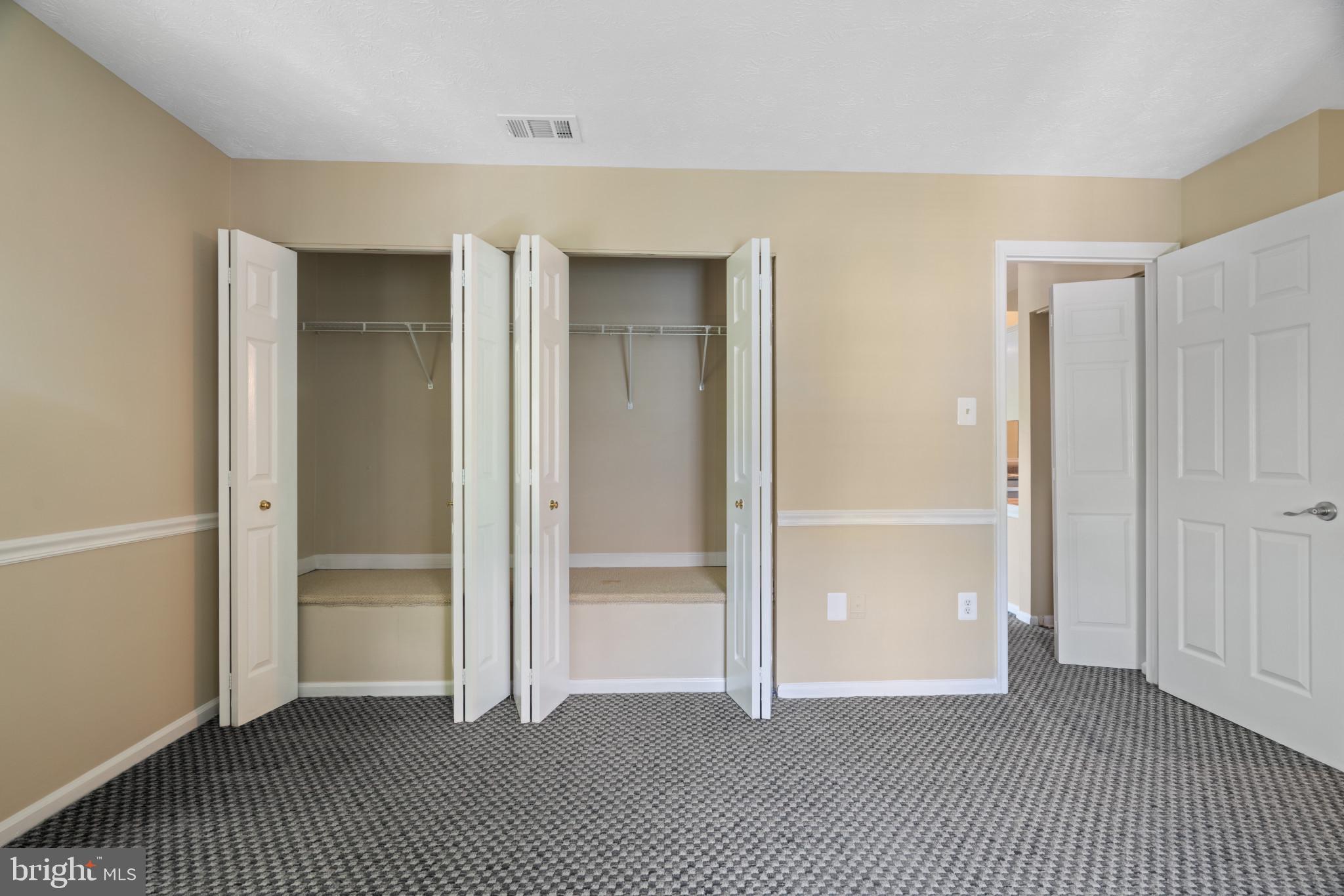 WATERS EDGE AT NORTH LAKE - Residential