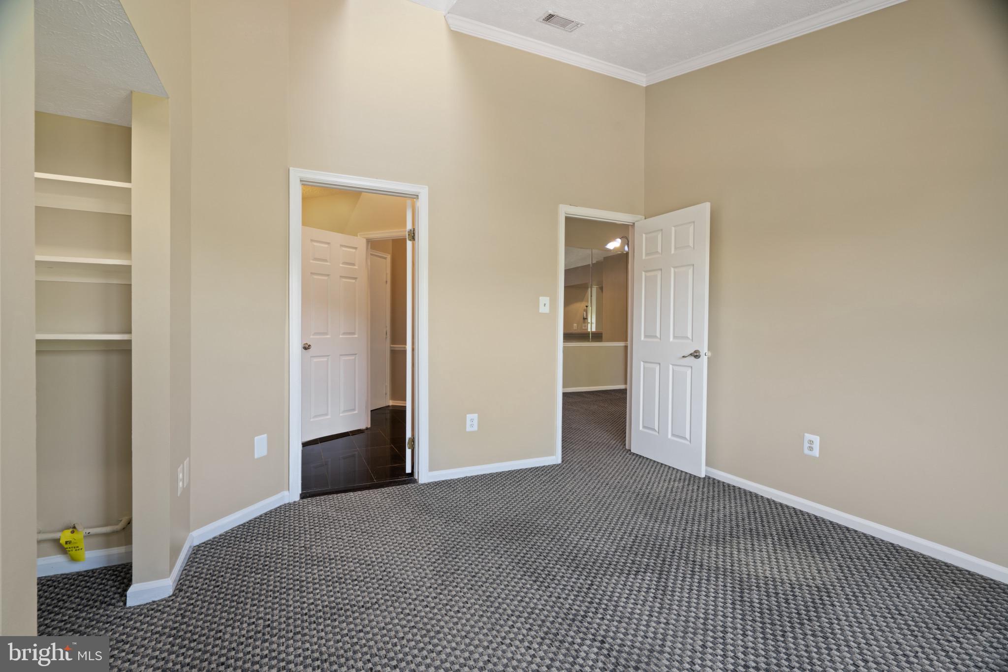 WATERS EDGE AT NORTH LAKE - Residential