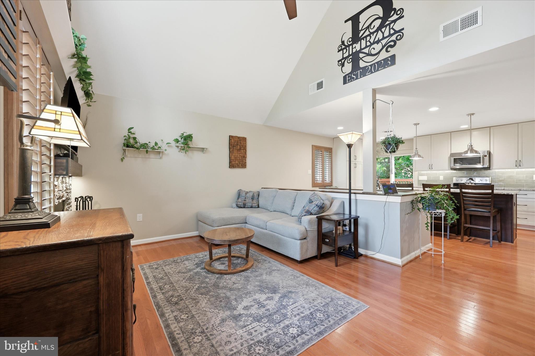 6714 MEADOWLAWN CIRCLE