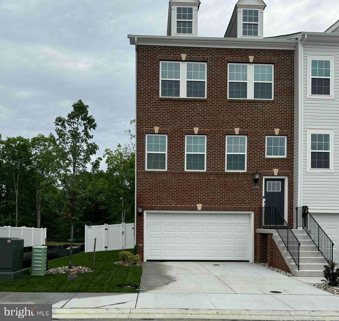 THE WOODS AT MYRTLE POINT - Residential Lease