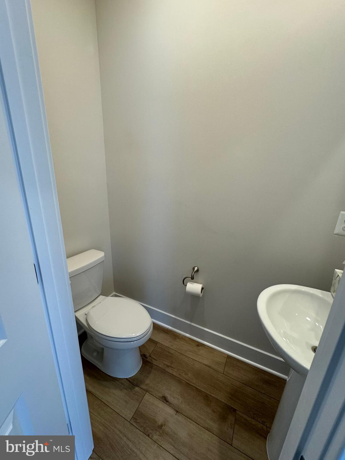 THE WOODS AT MYRTLE POINT - Residential Lease