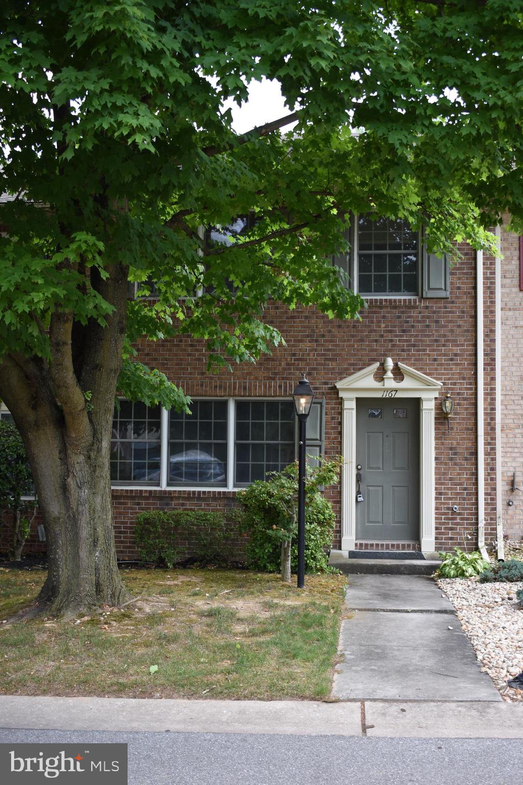 NORTH GATE TOWNE HOMES - Residential Lease