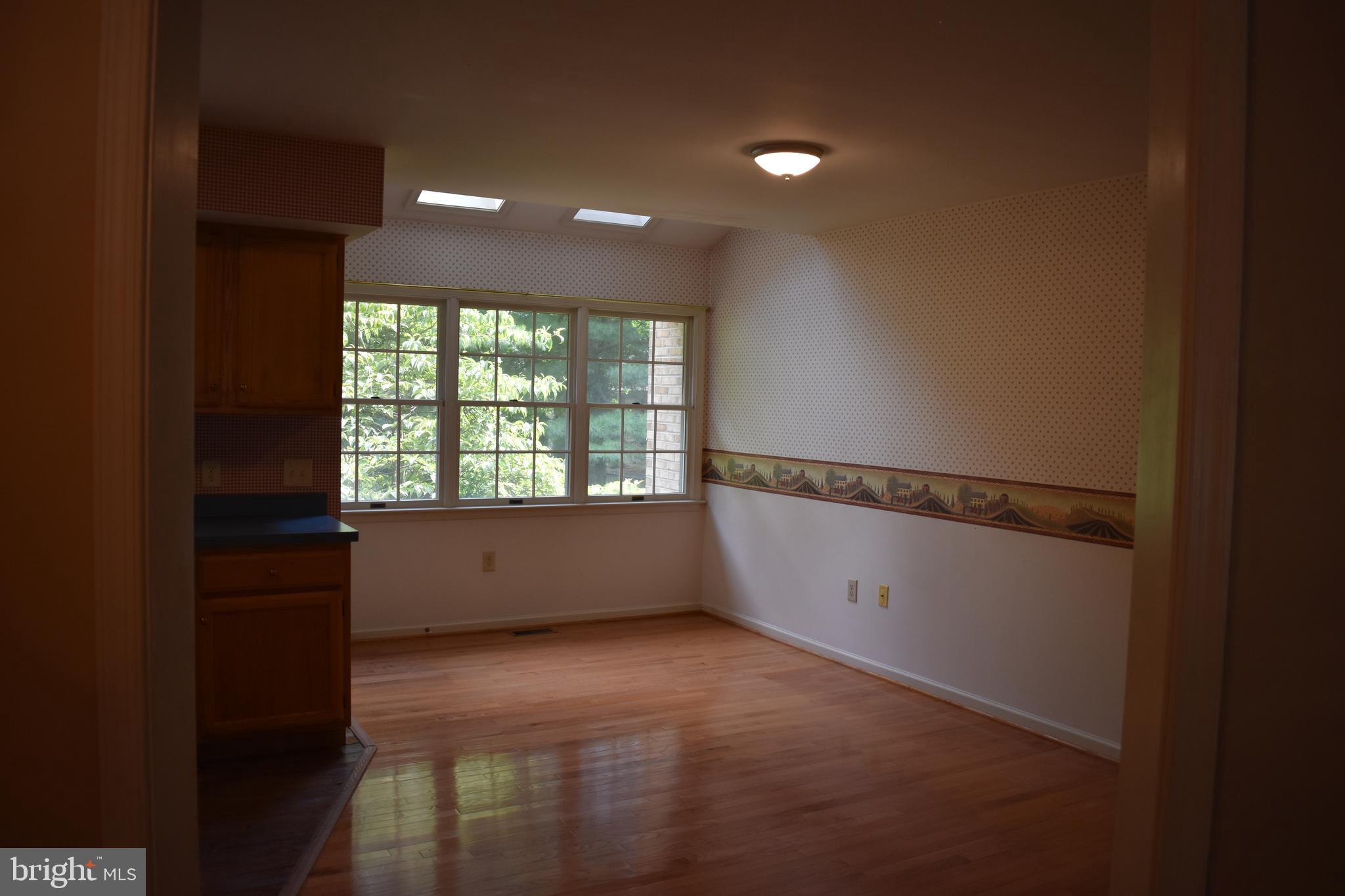 NORTH GATE TOWNE HOMES - Residential Lease