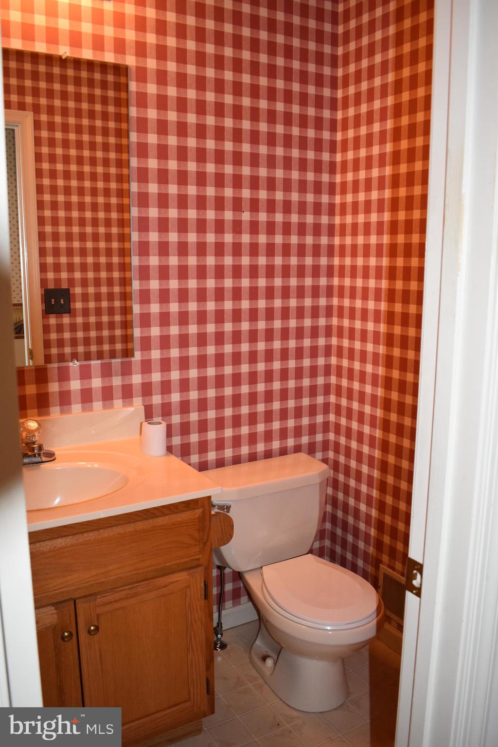 NORTH GATE TOWNE HOMES - Residential Lease