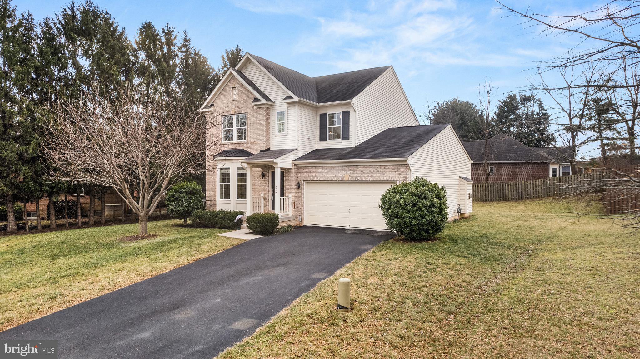 ROLLING HILLS ESTATES - Residential