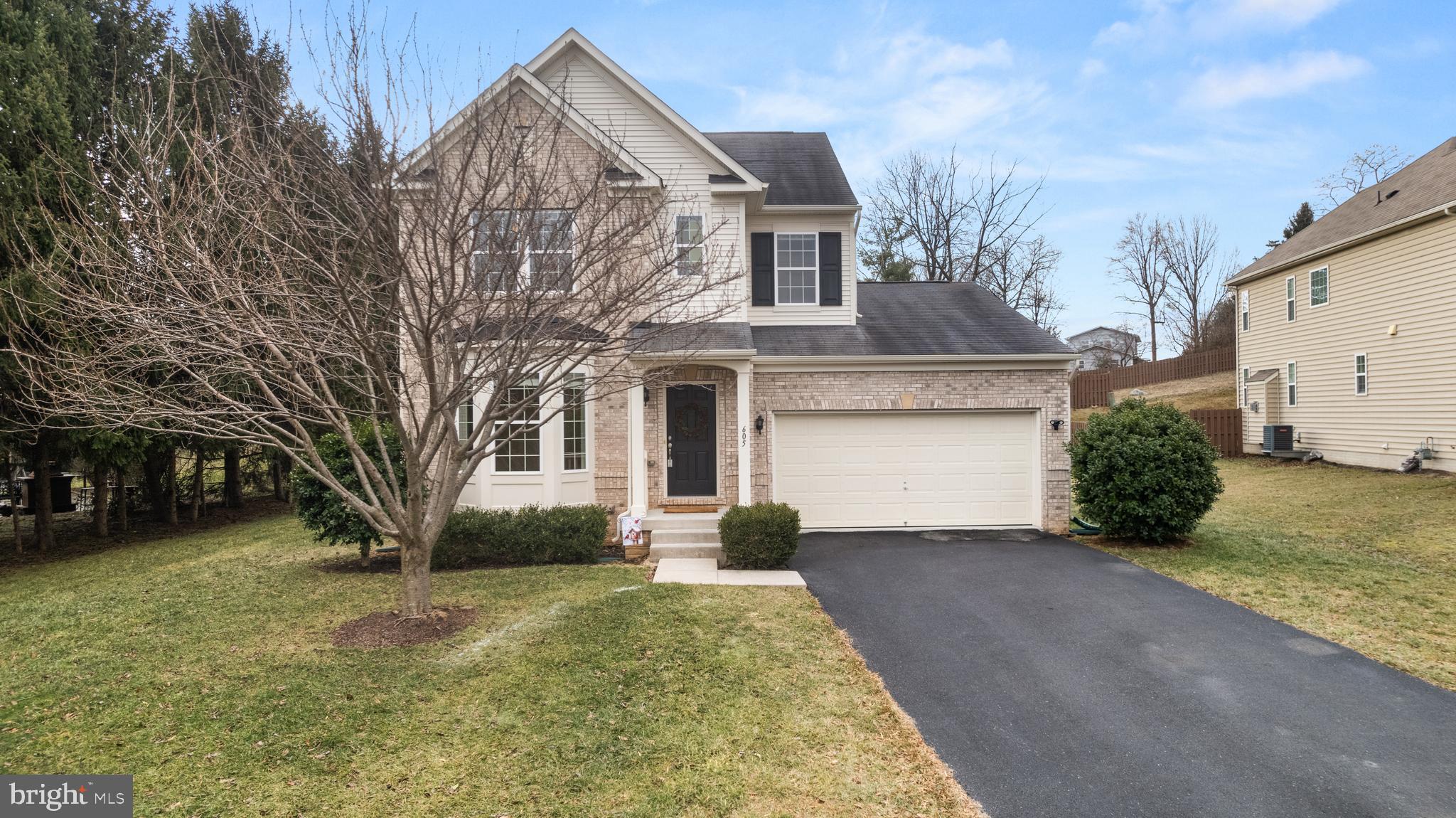 ROLLING HILLS ESTATES - Residential