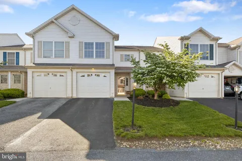 206 Silver Leaf Ridge, Harrisburg, PA MLS: PADA2044980