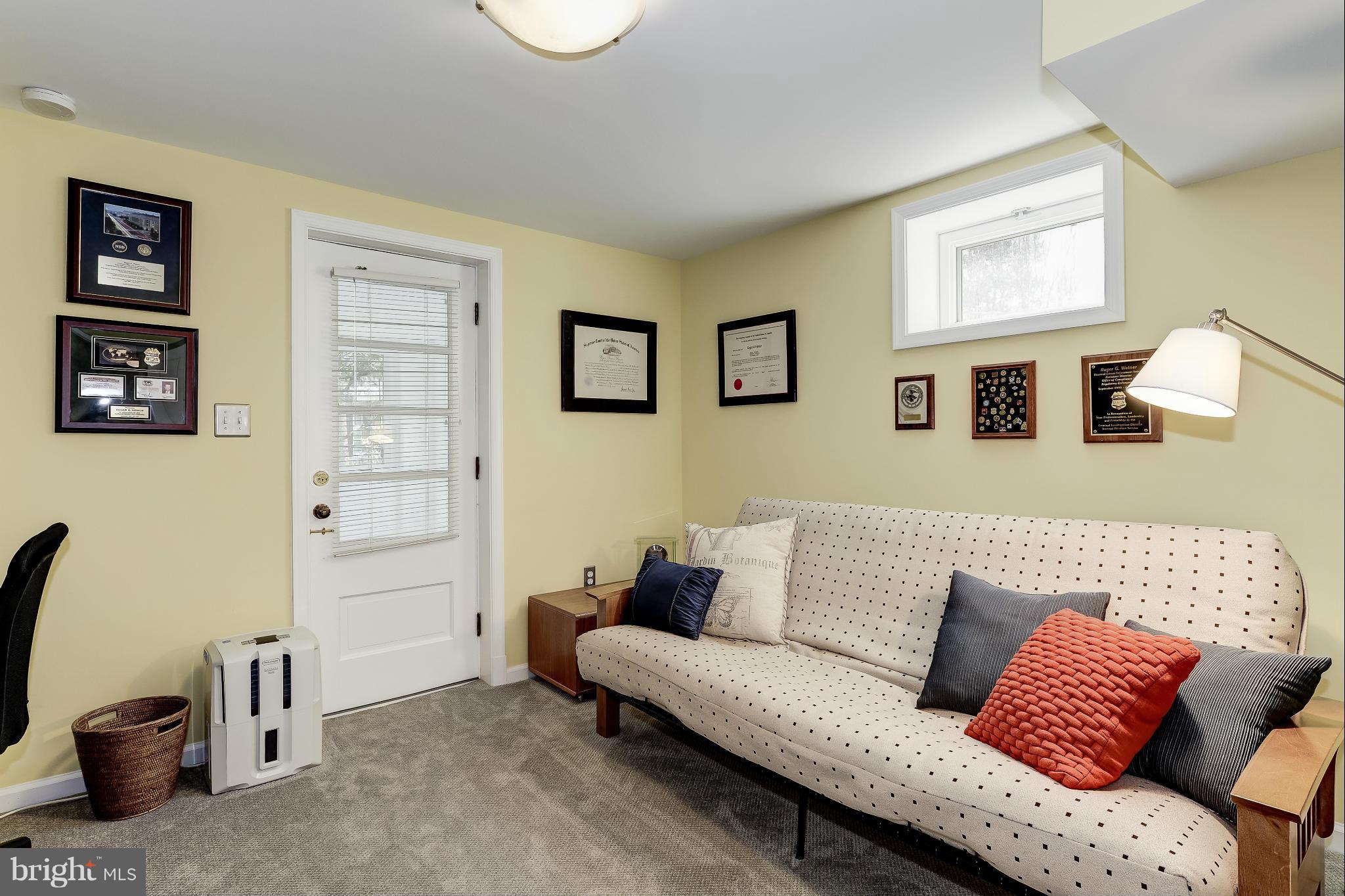 LOCUST HILL ESTATES - Residential