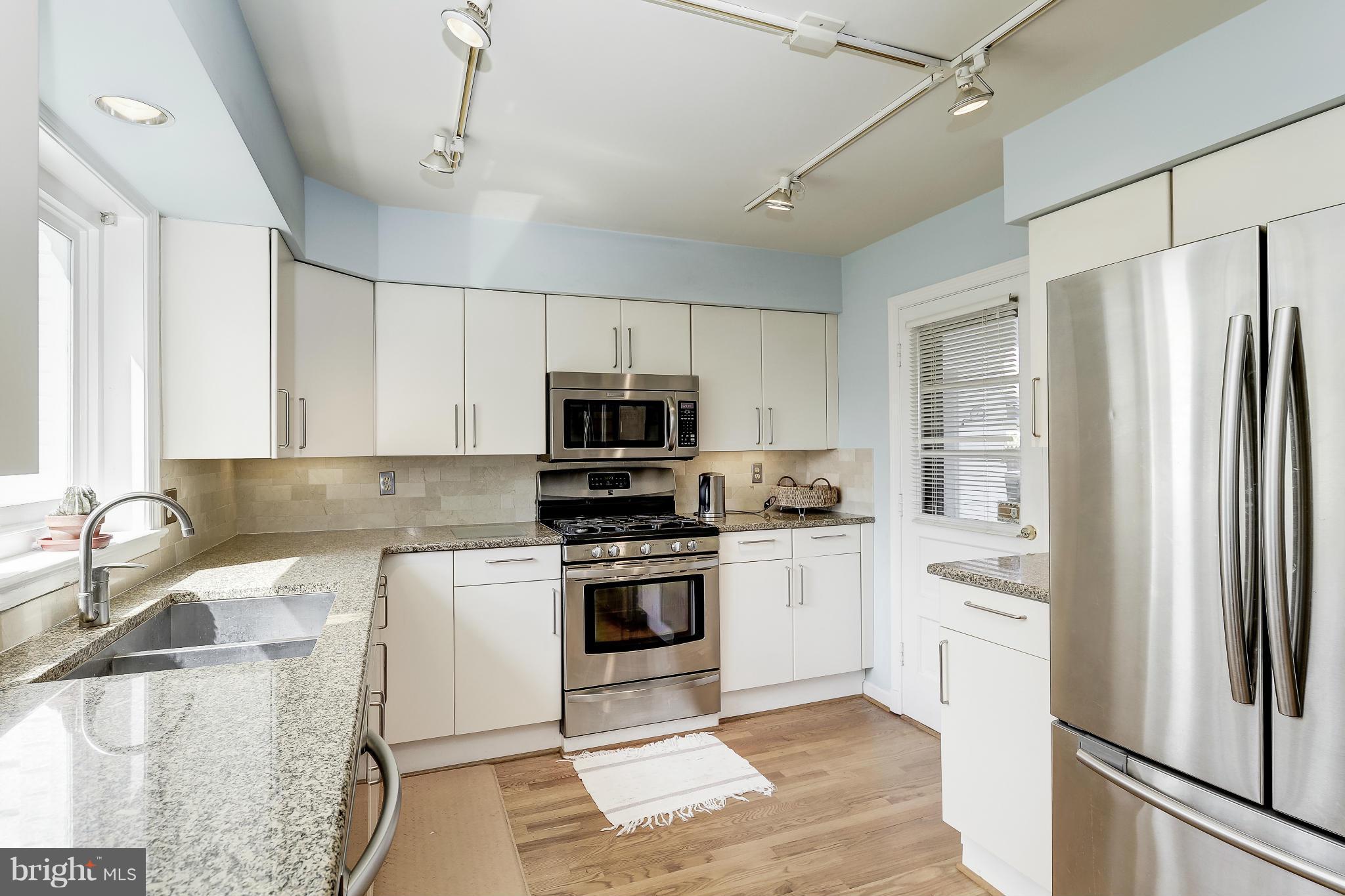 LOCUST HILL ESTATES - Residential