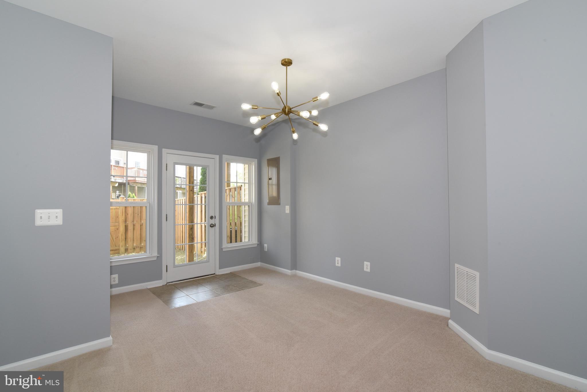 BROADLANDS - Residential