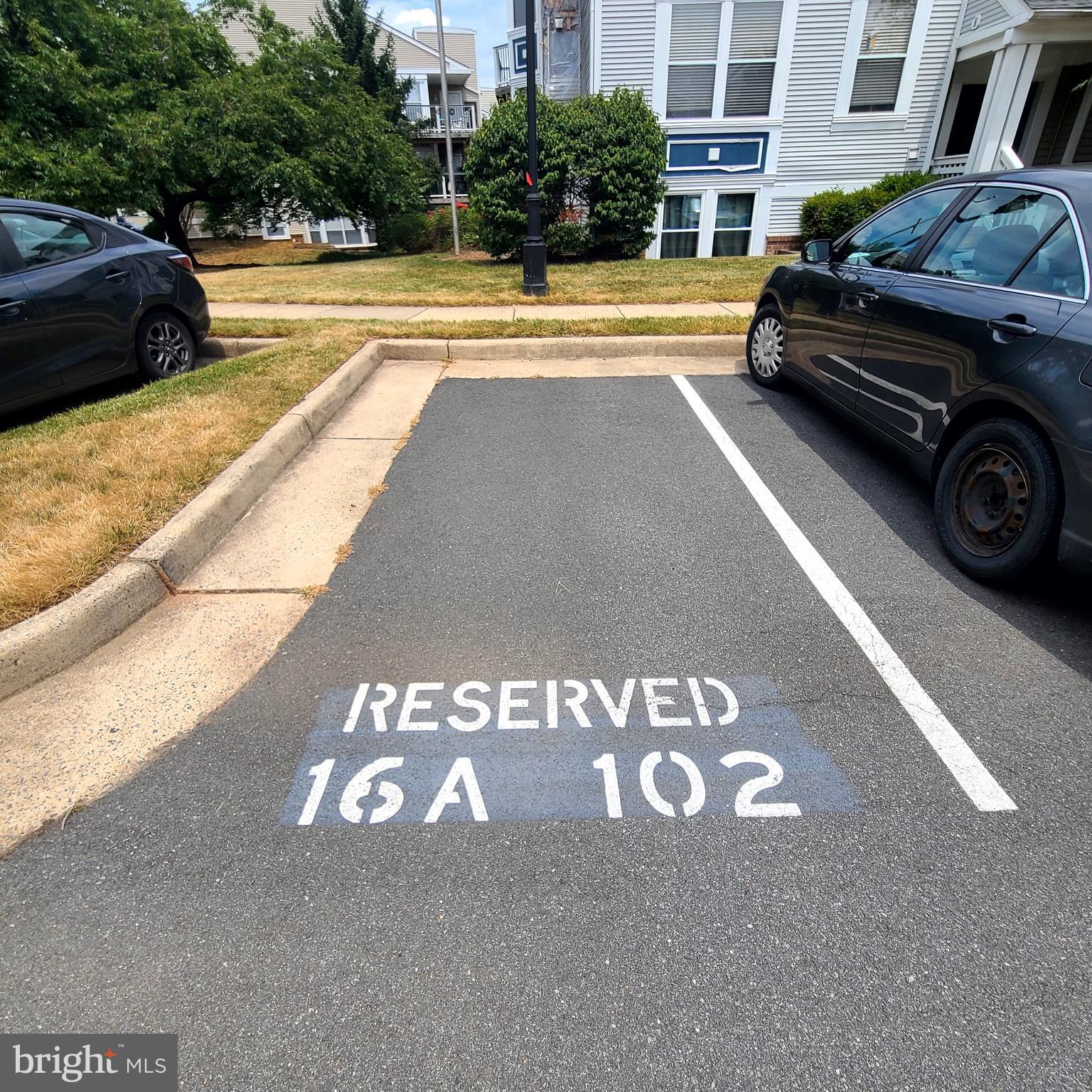 LAKESHORE CONDO - Residential