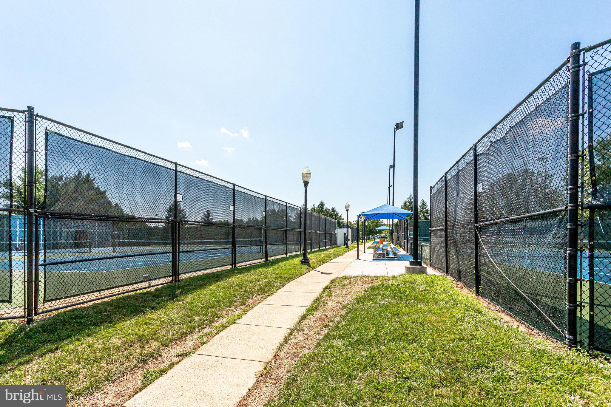 LAKESHORE CONDO - Residential