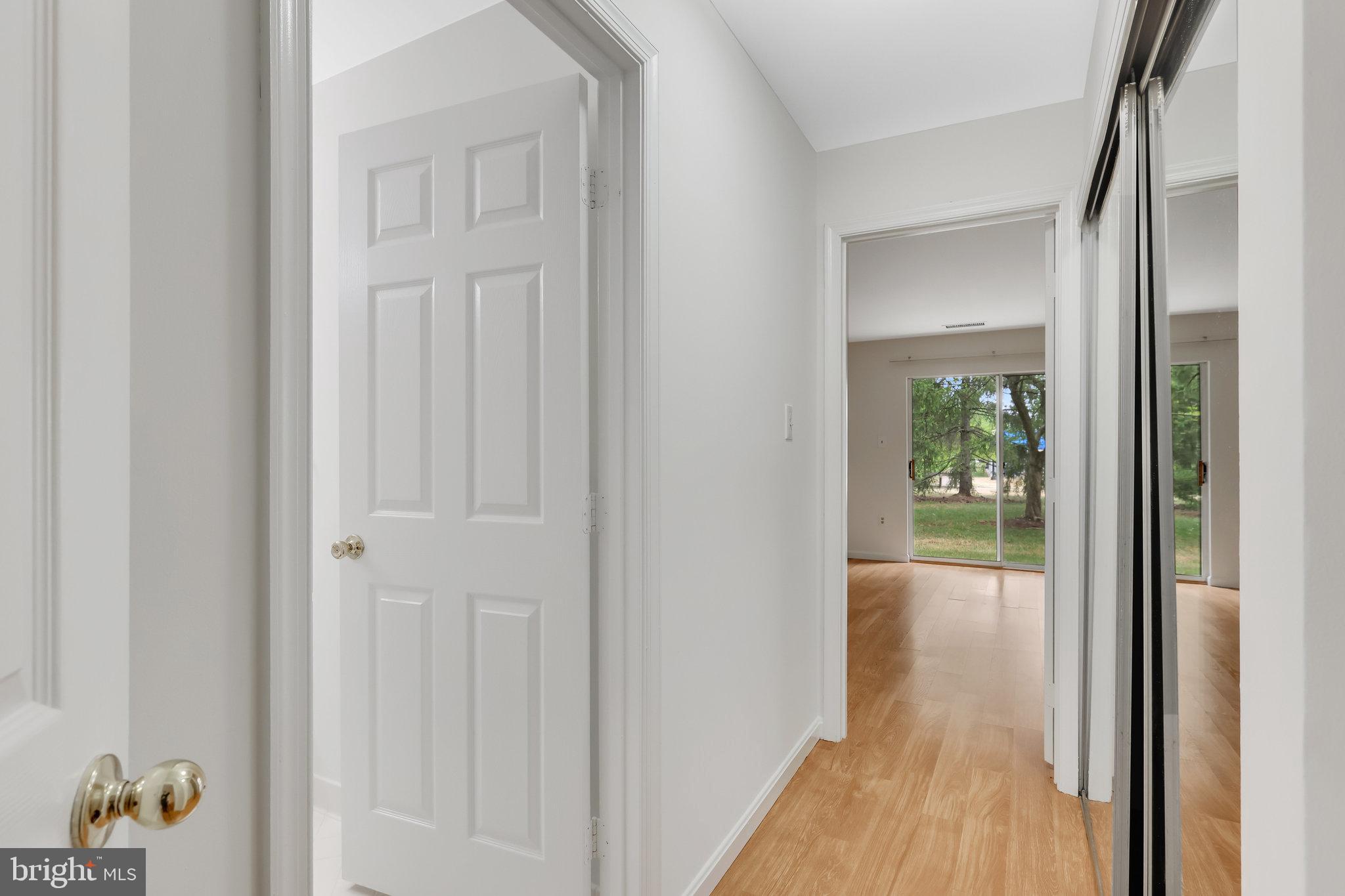 LAKESHORE CONDO - Residential