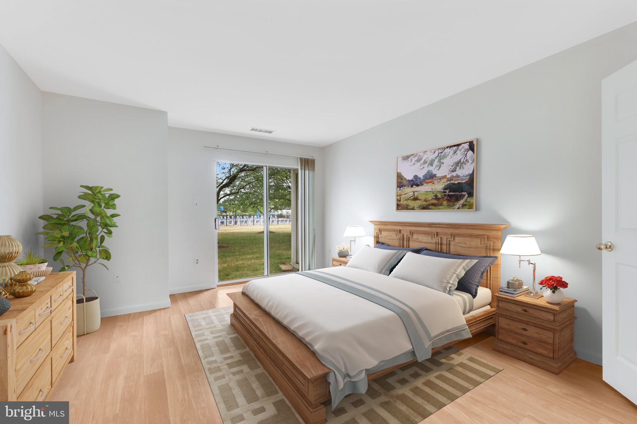 LAKESHORE CONDO - Residential